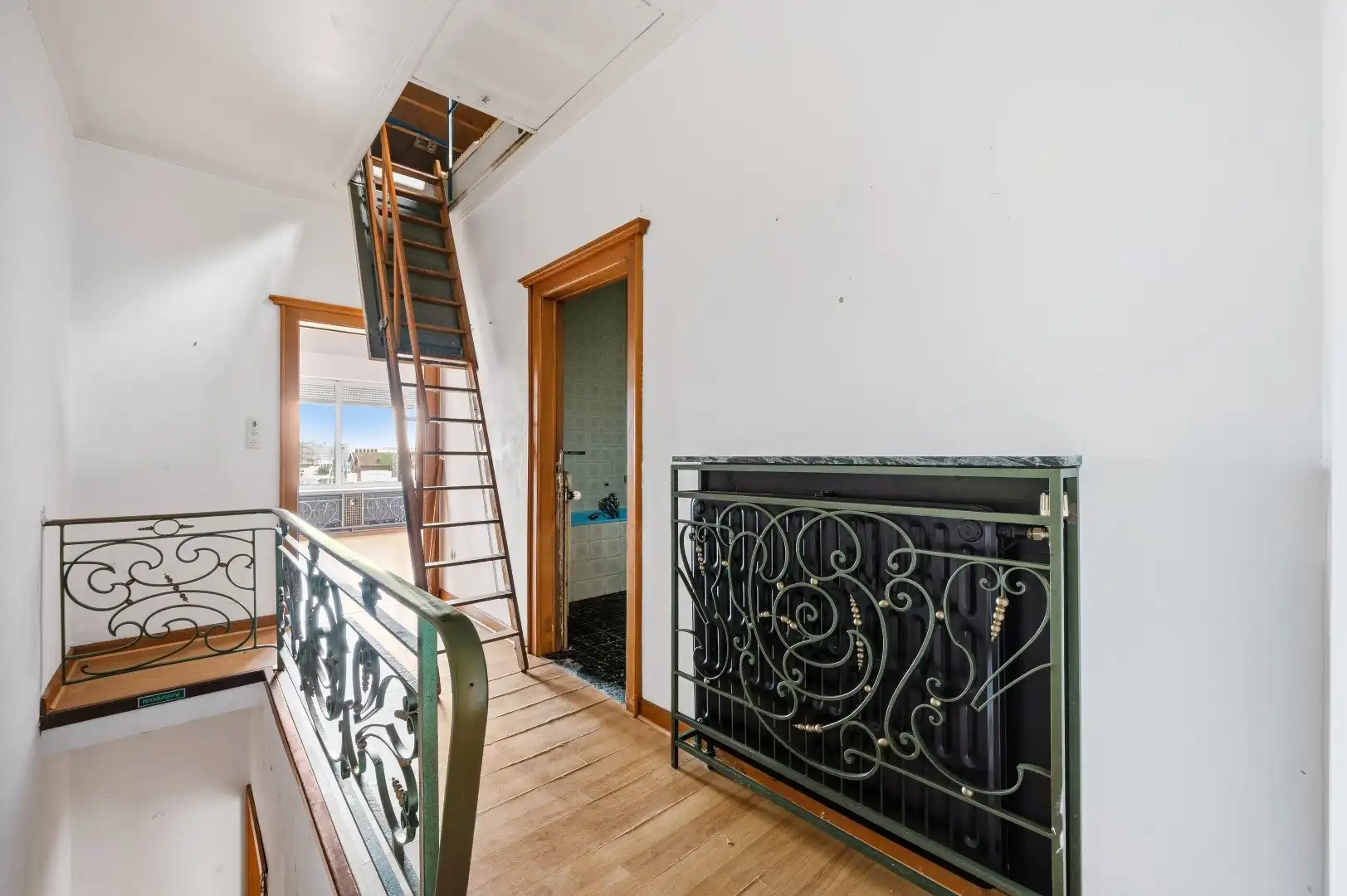 Te renoveren bel-étagewoning op topligging in het centrum van Tienen foto 12