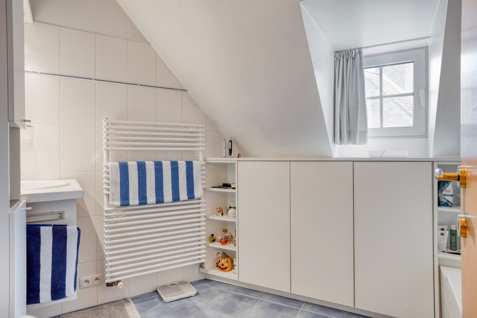 Stijlvol dakappartement met 2 slaapkamers en alle comfort foto 16