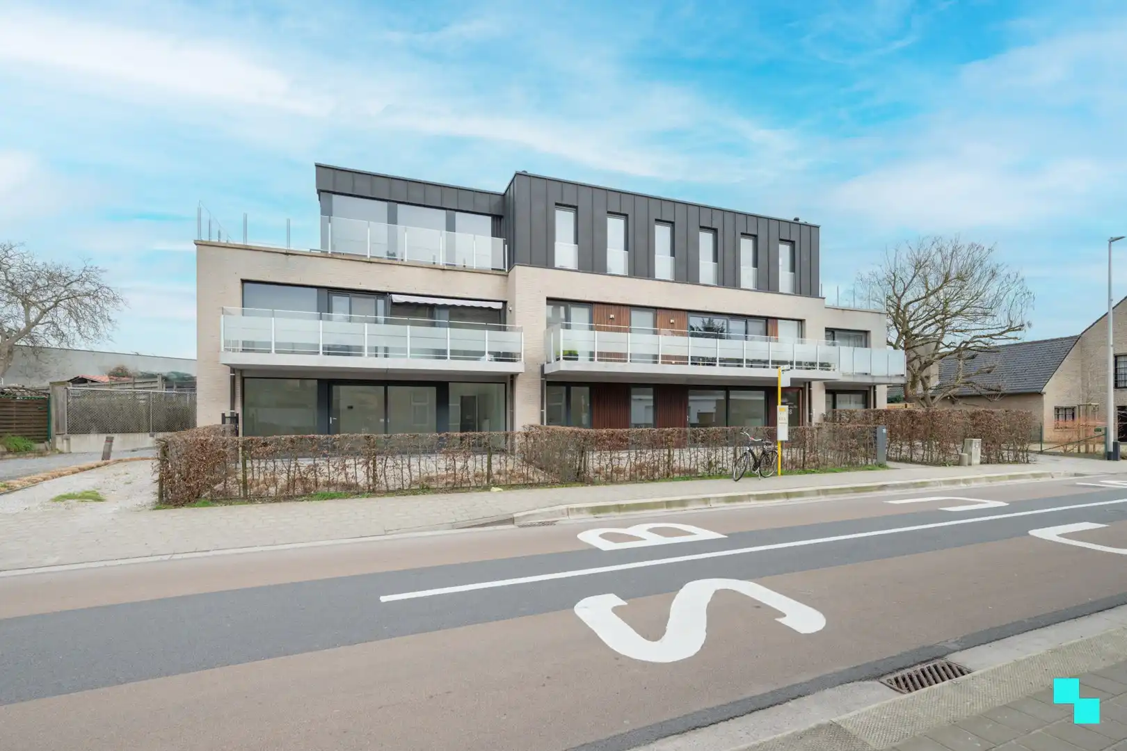 Energiezuinig tweeslaapkamer appartement met tuin te Izegem foto 2