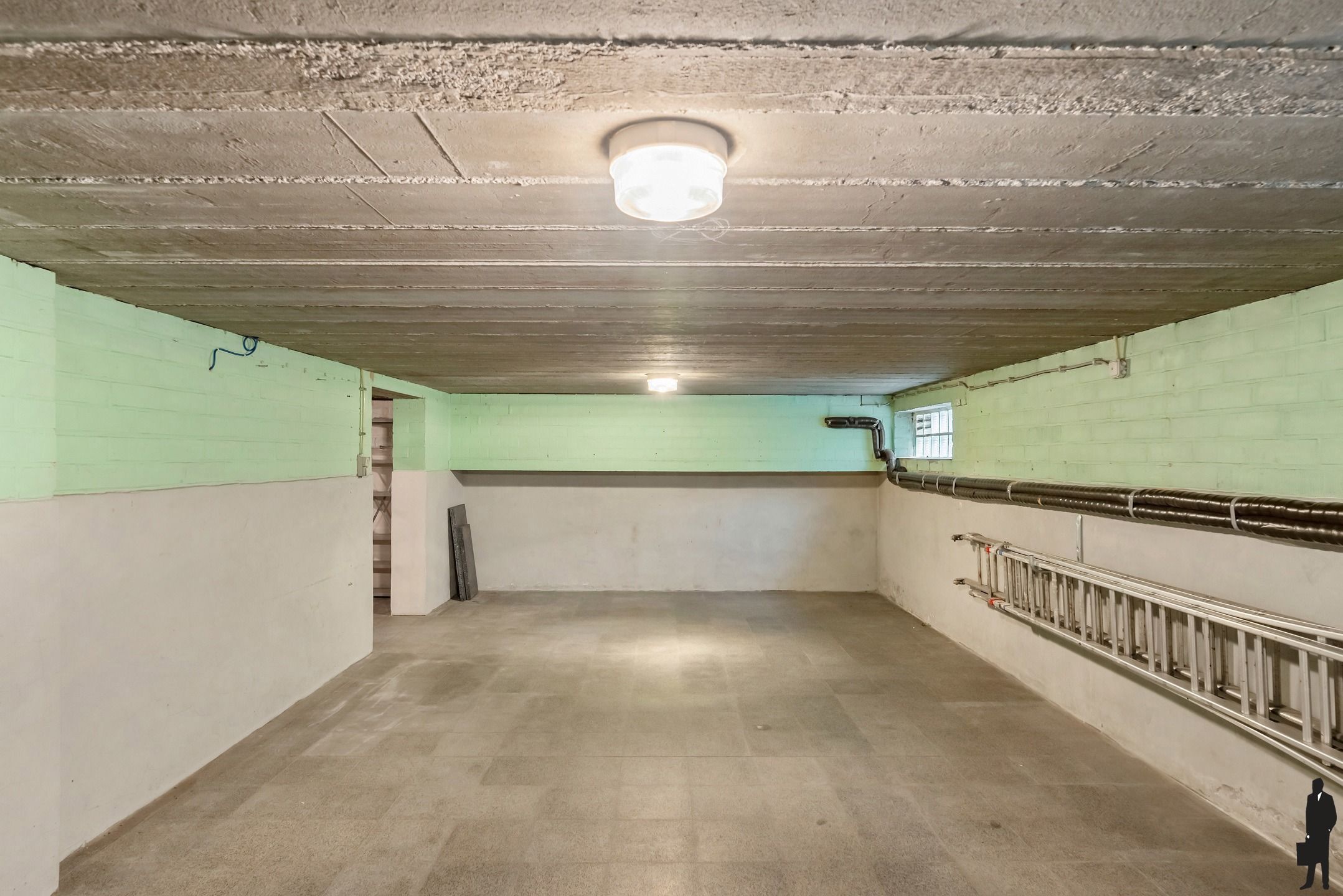 Ruime en rustig gelegen villa (341 m²) met 5 slk op een mooi perceel van 942 m². foto 29