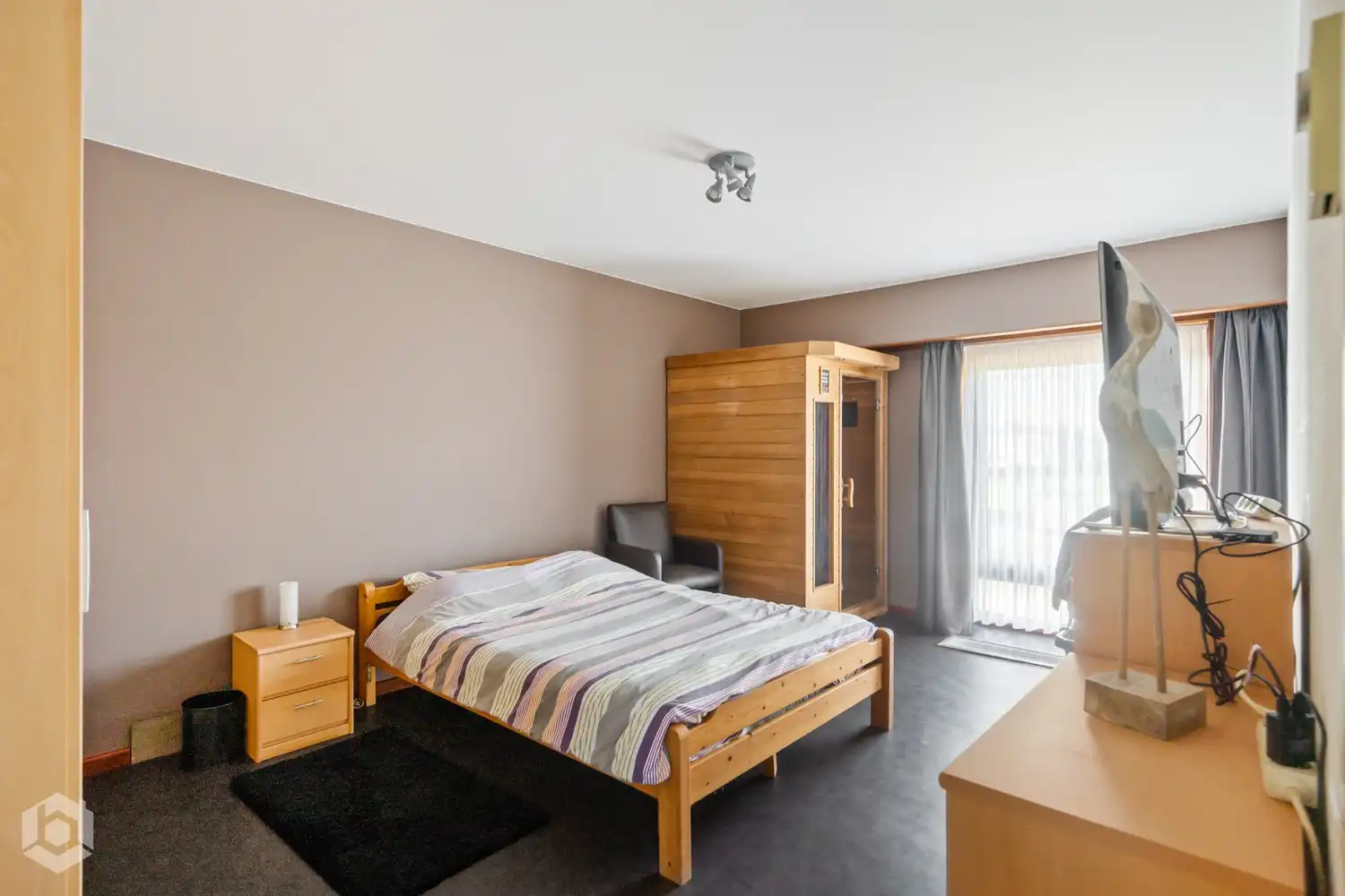 Woning met 3 à 4 slpkrs en grote garage (mogelijk tot handel) foto 24