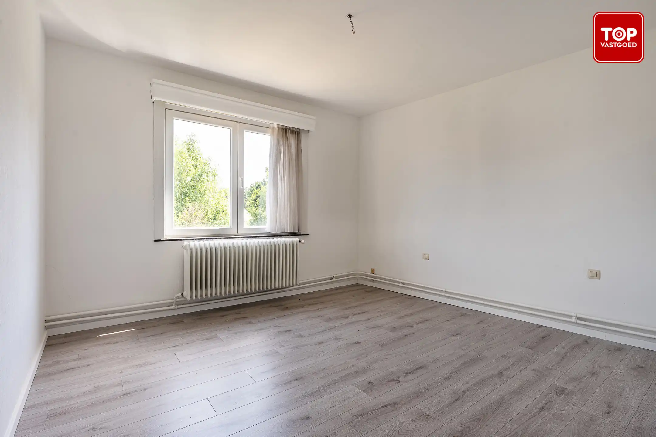 Ruim appartement met garage en zonnige tuin nabij Gent foto 13