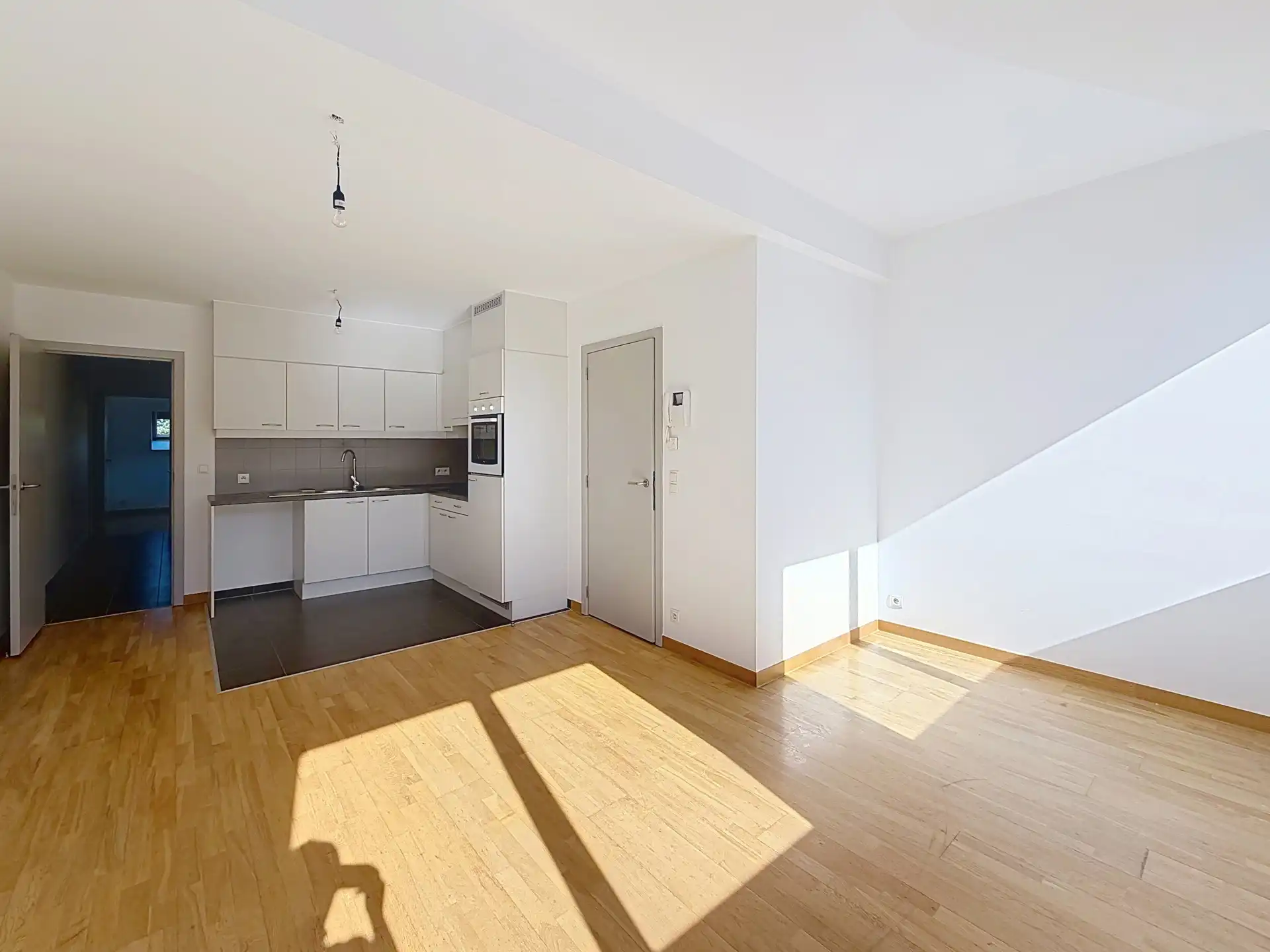 Gerenoveerde duplex met 2 slaapkamers foto 3