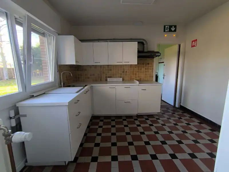 Ruime alleenstaande woning foto 10