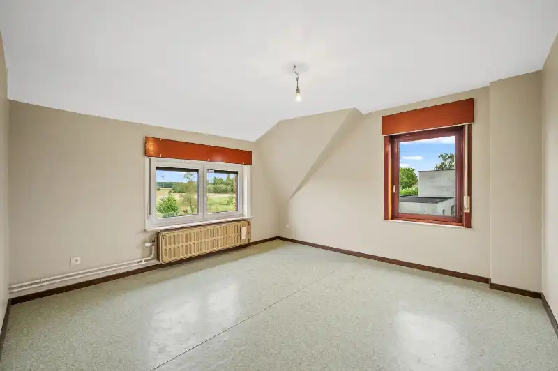 Open bebouwing met 4 slaapkamers. foto 17