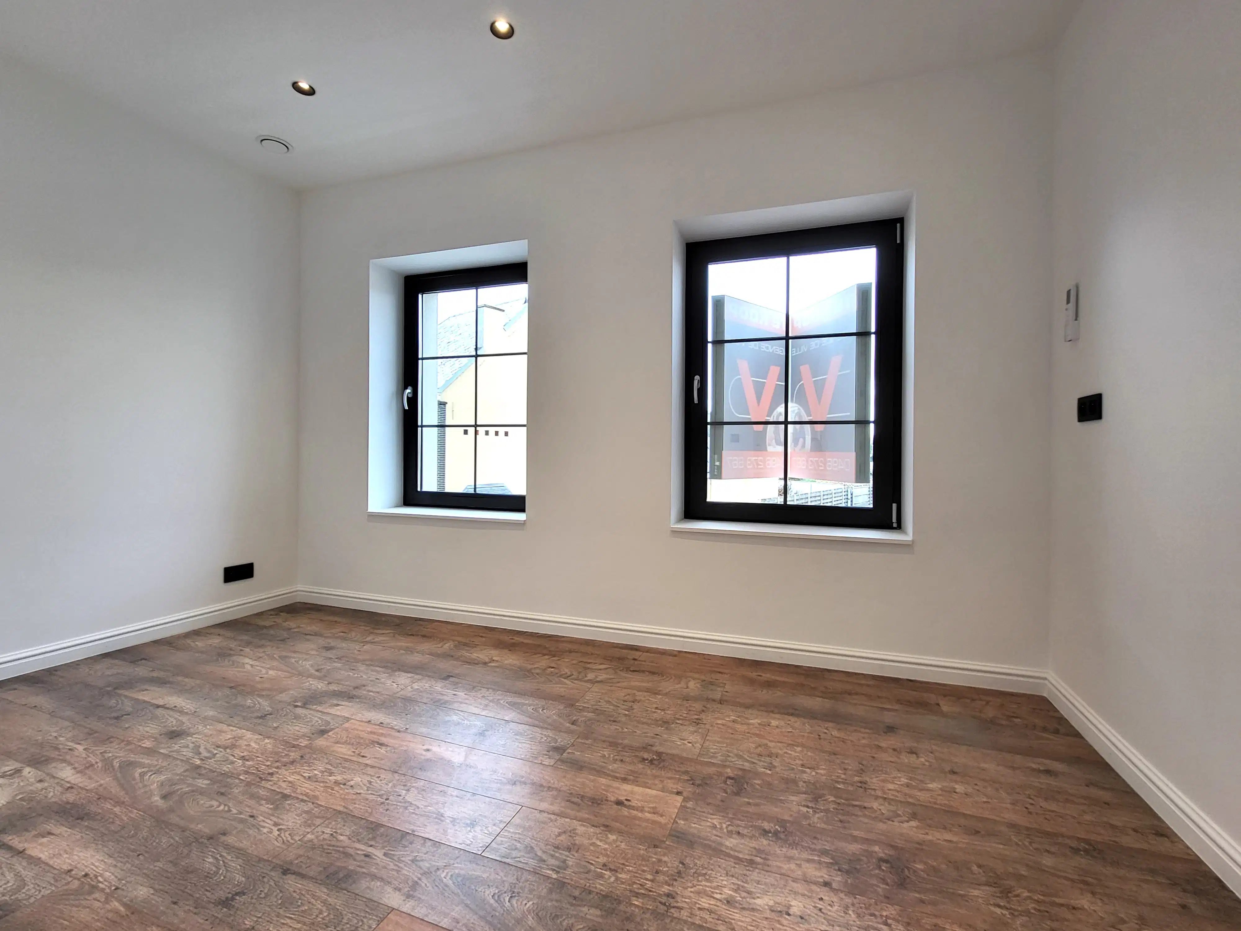 Deze volledig totaal gerenoveerde woning (2024–2025) combineert hedendaags comfort met een hoogwaardige afwerking en biedt maar liefst 5 ruime slaapkamers.  foto 22