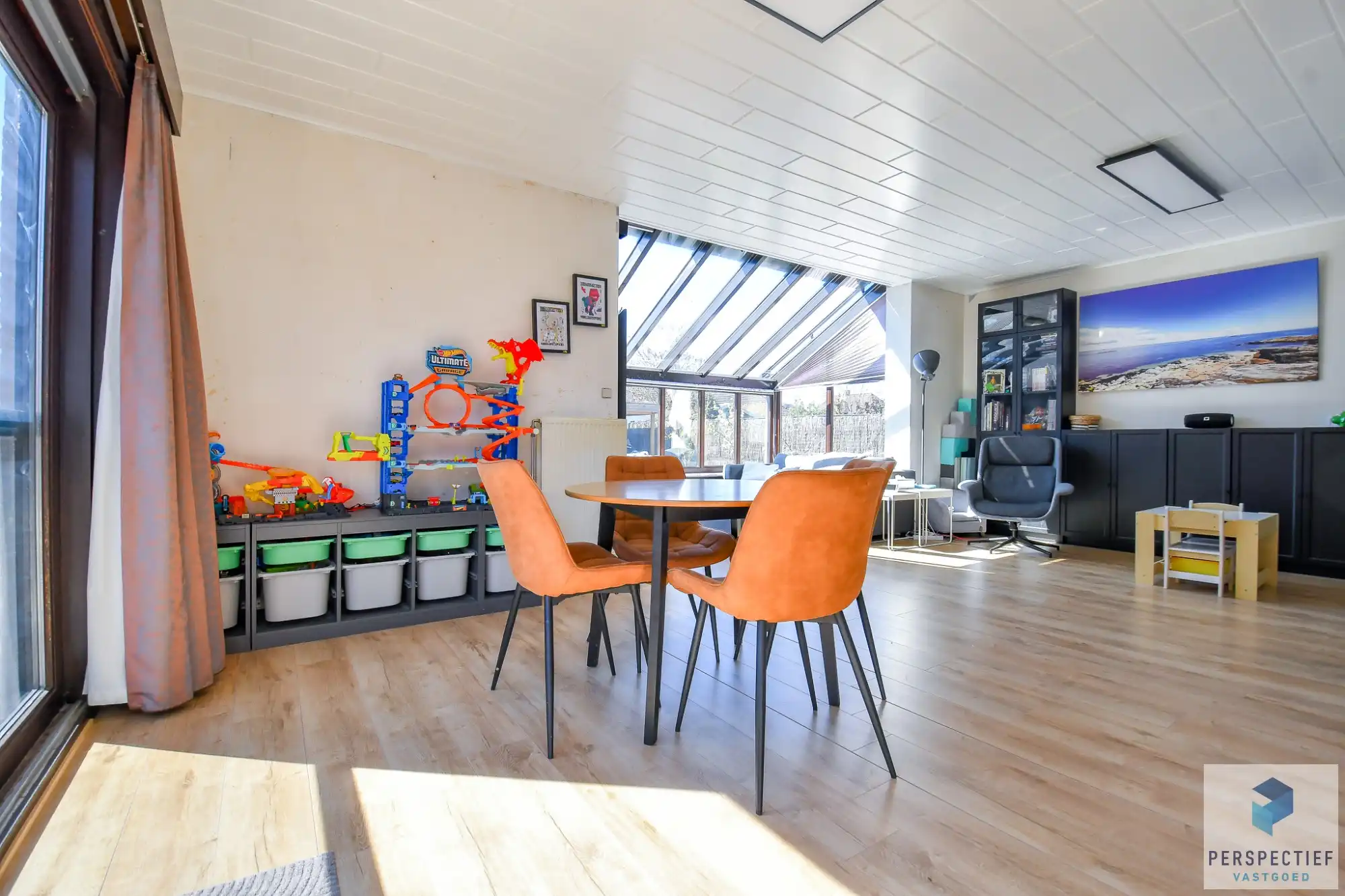 Centraal gelegen ruime woning met 3 slaapkamers - garage en grote tuin op 615 m² foto 11