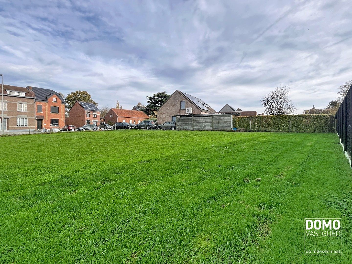 Authentieke open bebouwing met bijgebouwen en renovatiepotentieel in Tuilt-Kuringen foto 3