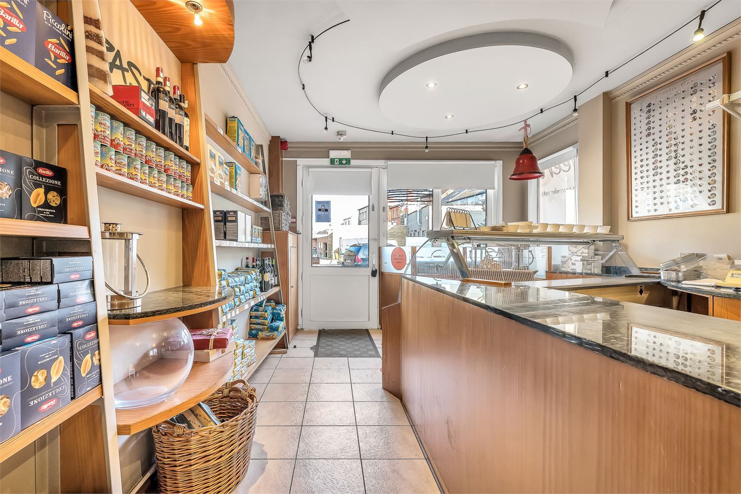 Gekend Italiaans restaurant met prachtig luxe-appartement foto 19