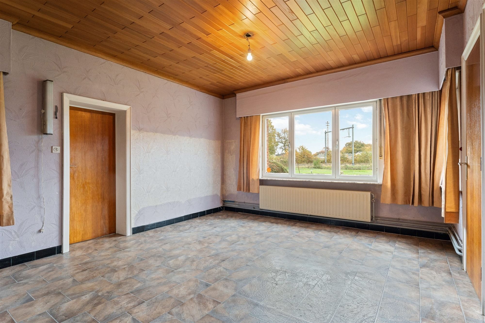 RUIME TE RENOVEREN WONING OP PERCEEL VAN 12 ARE MET ZICHT OP TERRIL foto 6