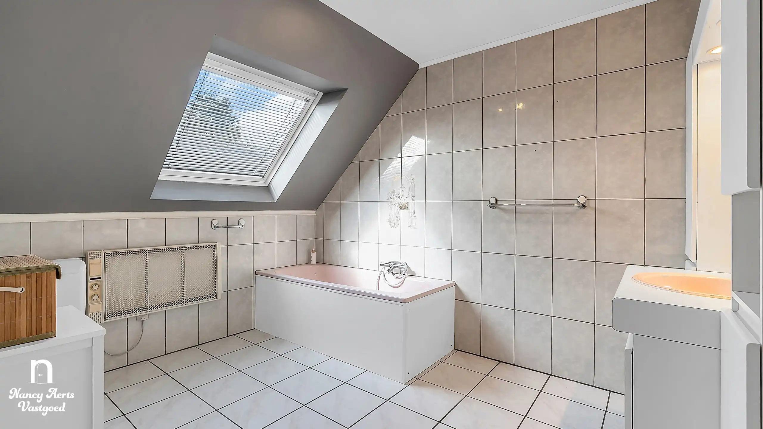 Wonen in alle rust met 4 slpks en gezellige tuin in Paal foto 19