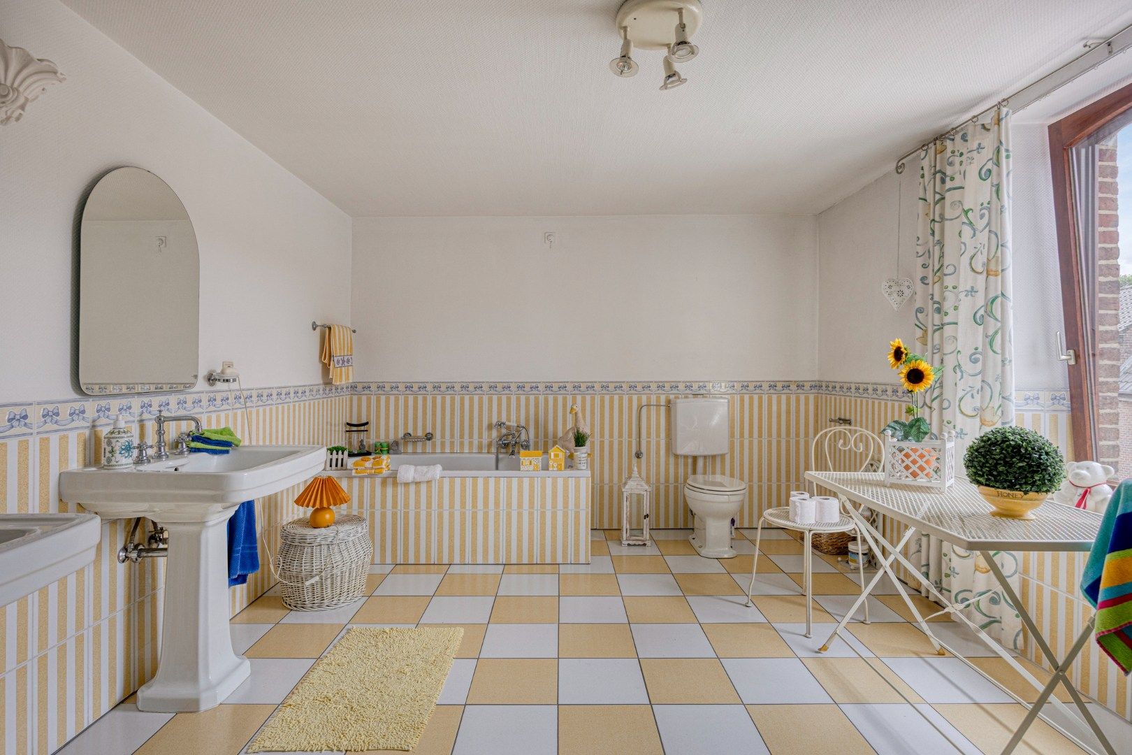 Grote woning met mooie tuin en 2 garages in Tongeren-Vreren foto 17