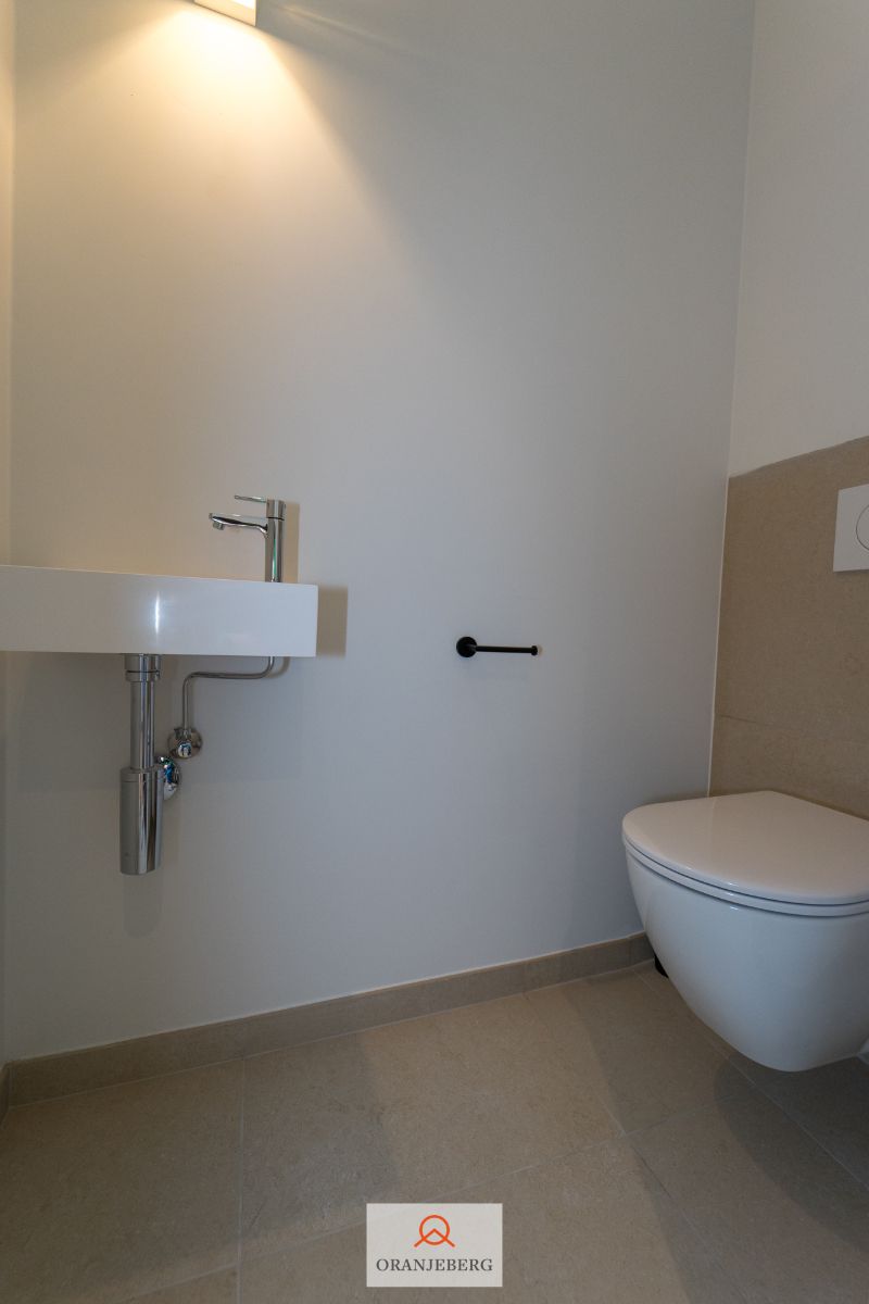 Gerenoveerd ruim duplex appartement met 2 slpk's foto 20