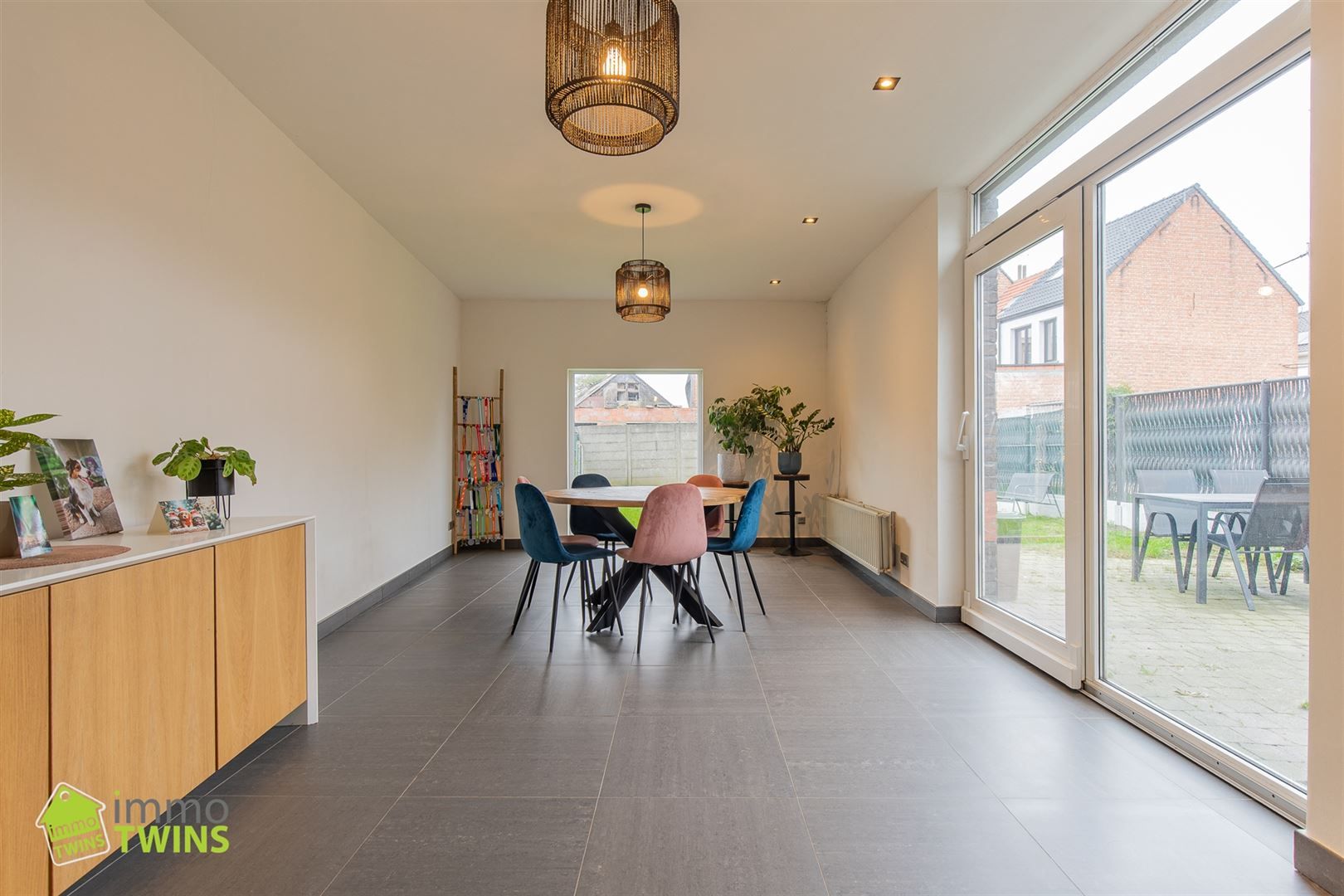 Ruime en lichtrijke gezinswoning met zonnige tuin en inpandige garage in Lebbeke foto 13