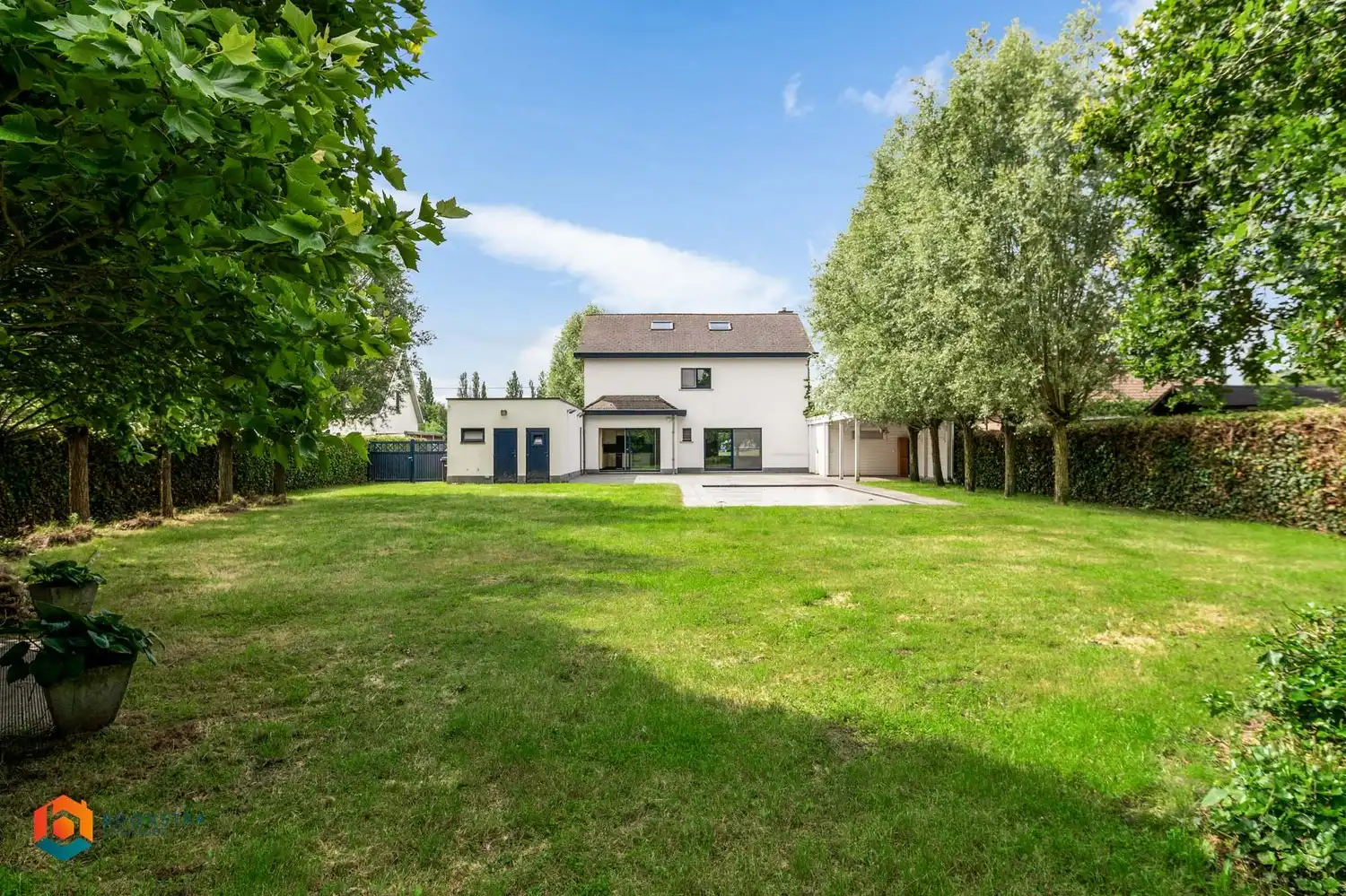 Woning met 3 slpkrs, tuin en zwembad foto {{pictureIndex}}