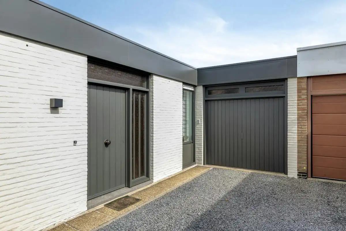 Bungalow met tuin en garage  te koop in Zwevegem! foto 16
