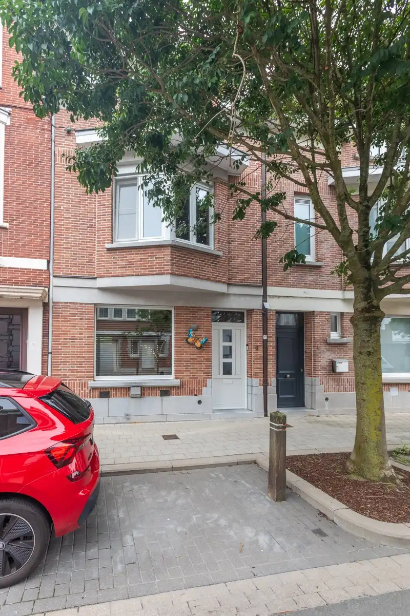 Rustig gelegen woning met 3 slaapkamers en tuinterras op een steenworp van het albertpark en de Leieboorden. foto 13