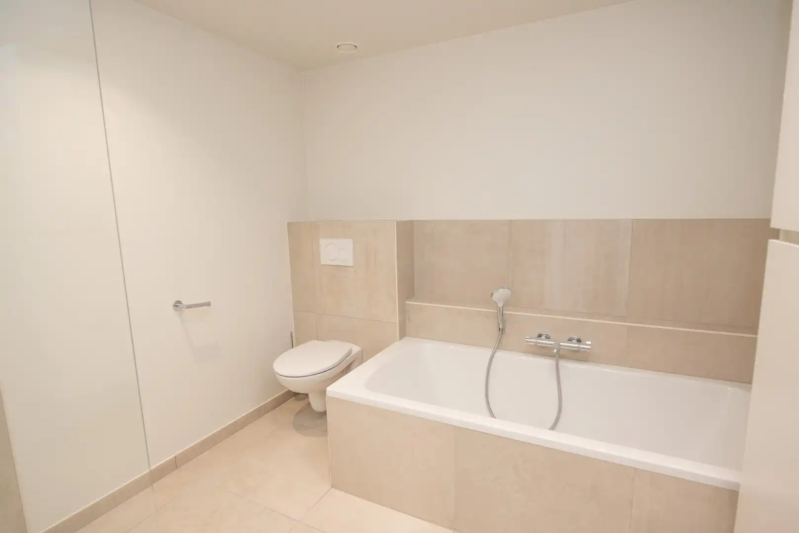 Recent appartement op topligging  TE HUUR in centrum Waregem! foto 19