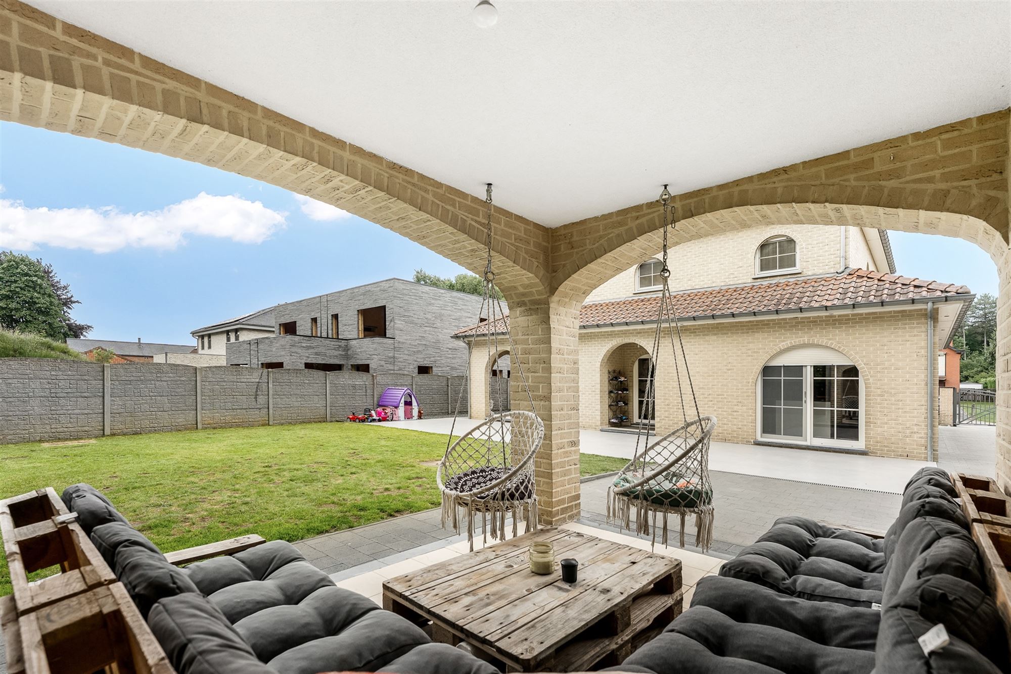 ZEER RUIME, GOED ONDERHOUDEN WONING (269M²) MET 4 SLAAPKAMERS EN RUIME GARAGE OP EEN PERCEEL VAN 10ARE TE BEVERLO foto 22