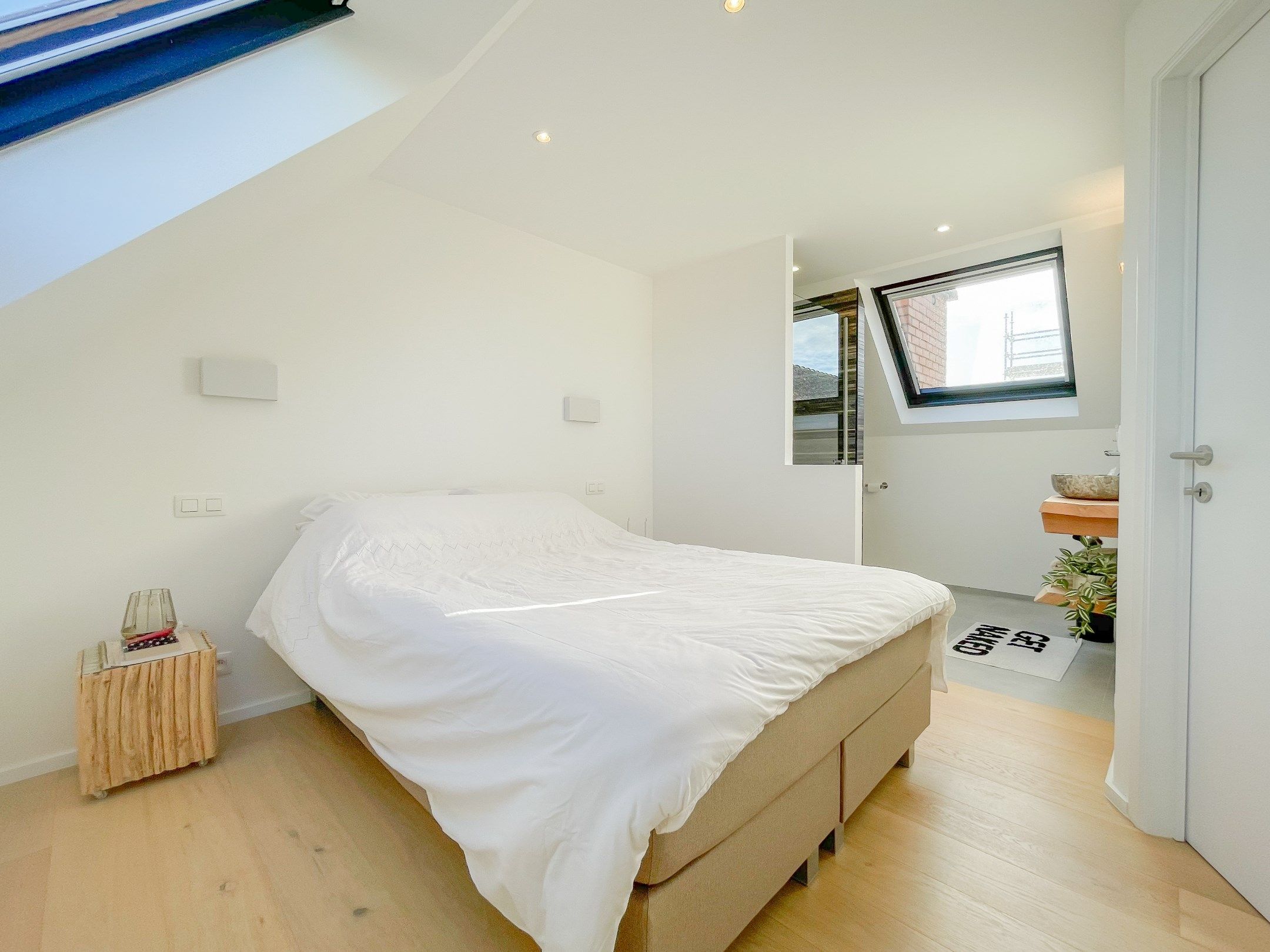 EXCLUSIEF TE KOOP: Lichtrijk appartement met twee ruime terrassen en een prachtig open zicht gelegen in een kleinschalige residentie. foto 24