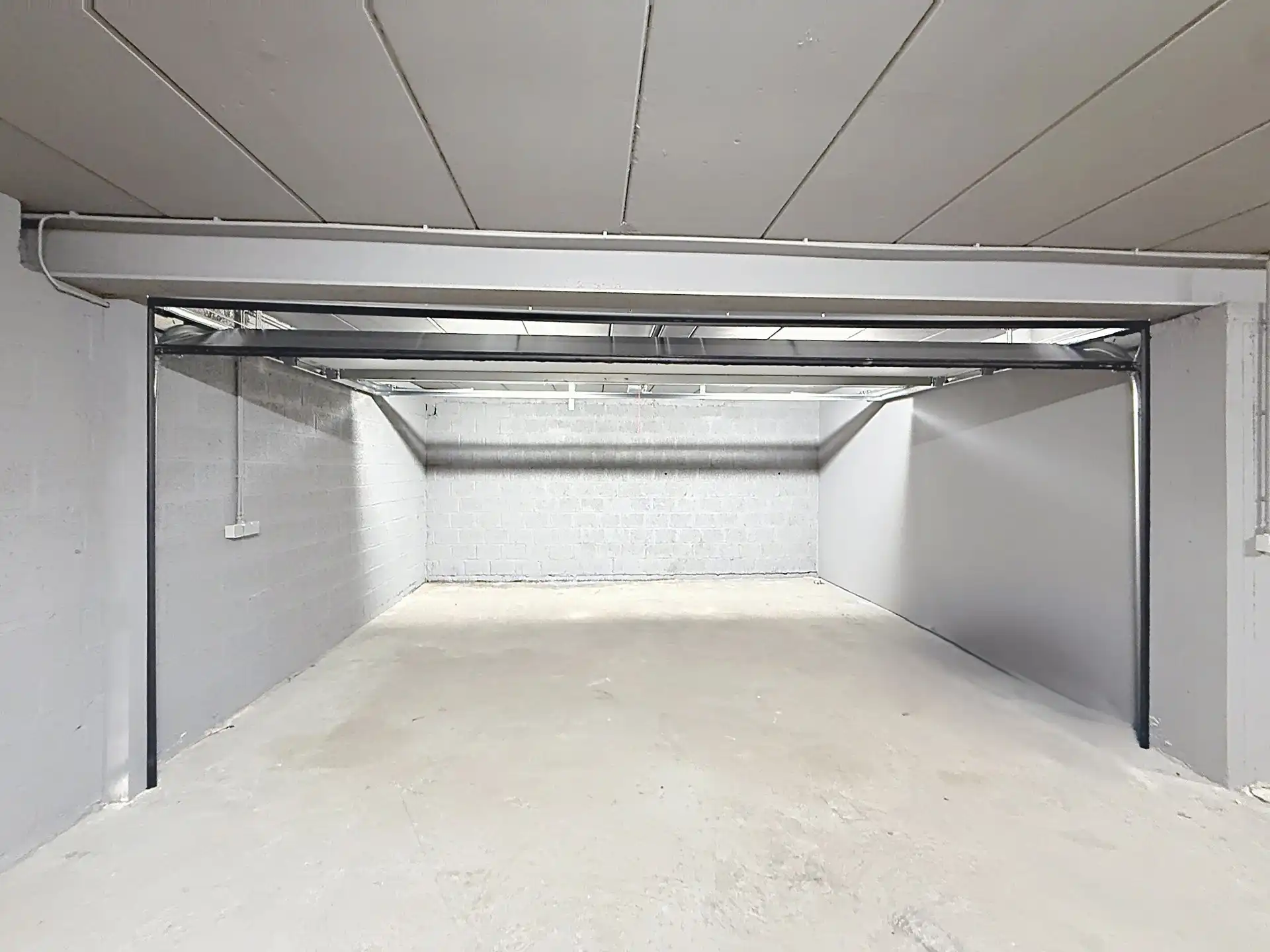 Parkeerplaats te huur foto 7