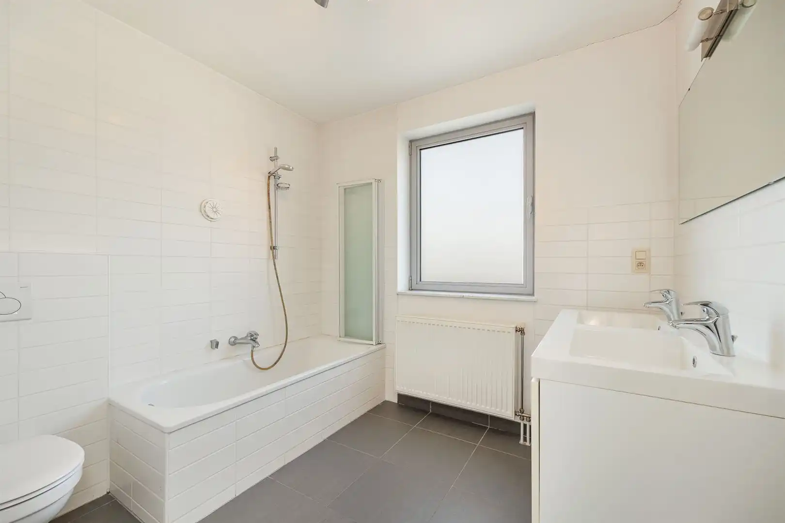 Lichtrijk dakappartement met 2 slaapkamers en ruim terras foto 18