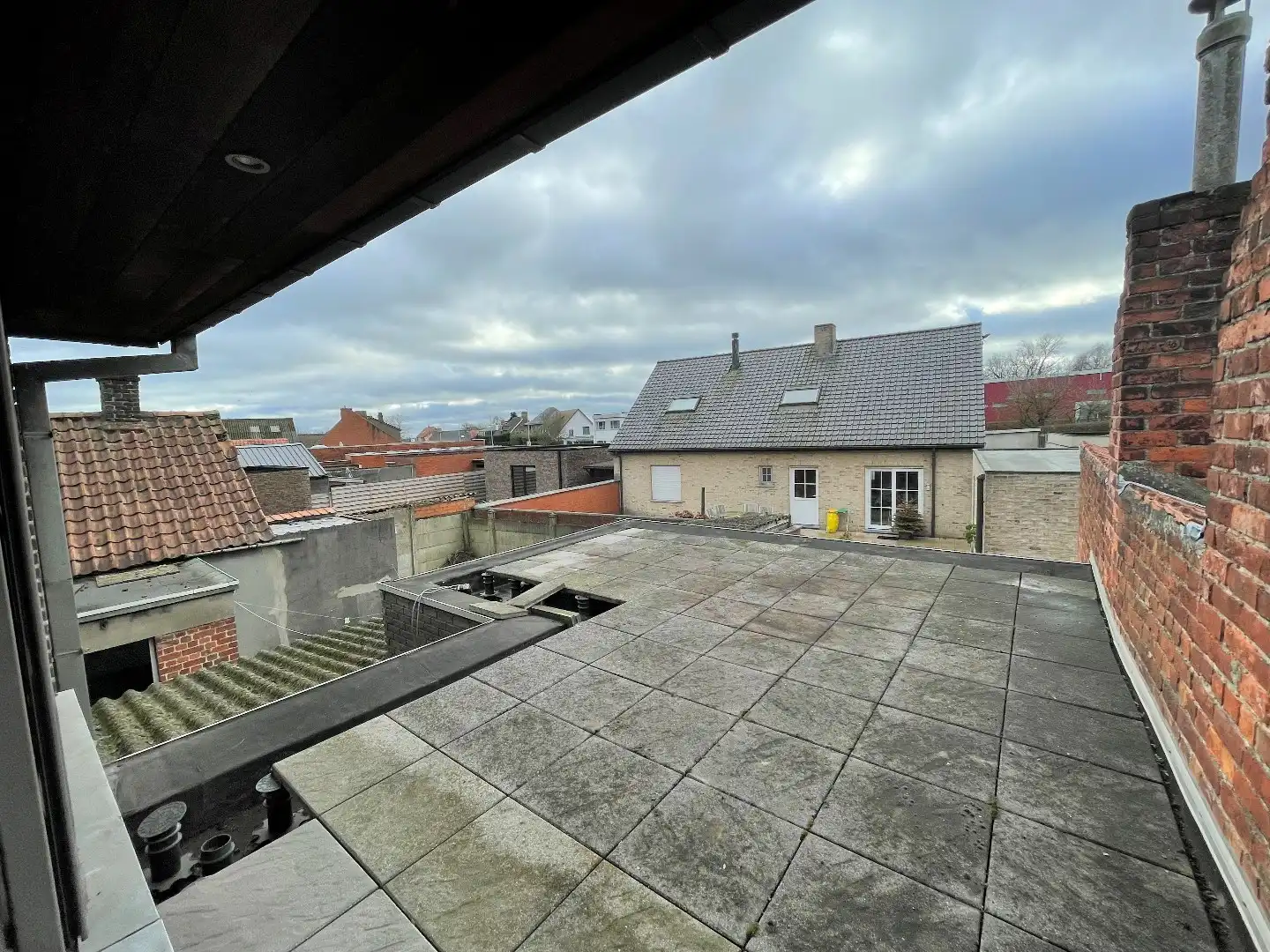 Ruime  woning met 4 slaapkamers en terras in centrum Tielt foto 11