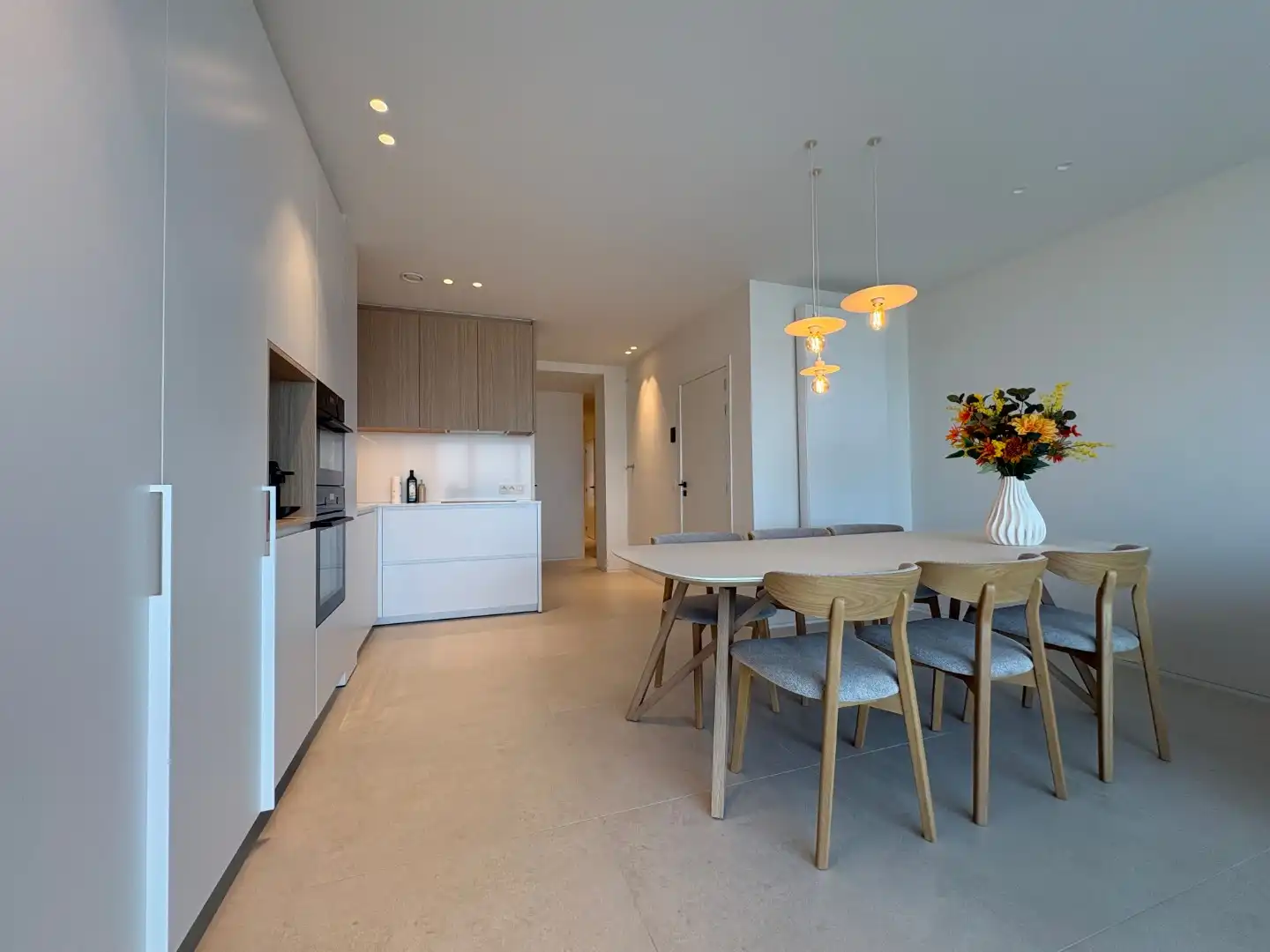 Prachtig vernieuwd appartement te huur op jaarbasis – Zeedijk foto 2