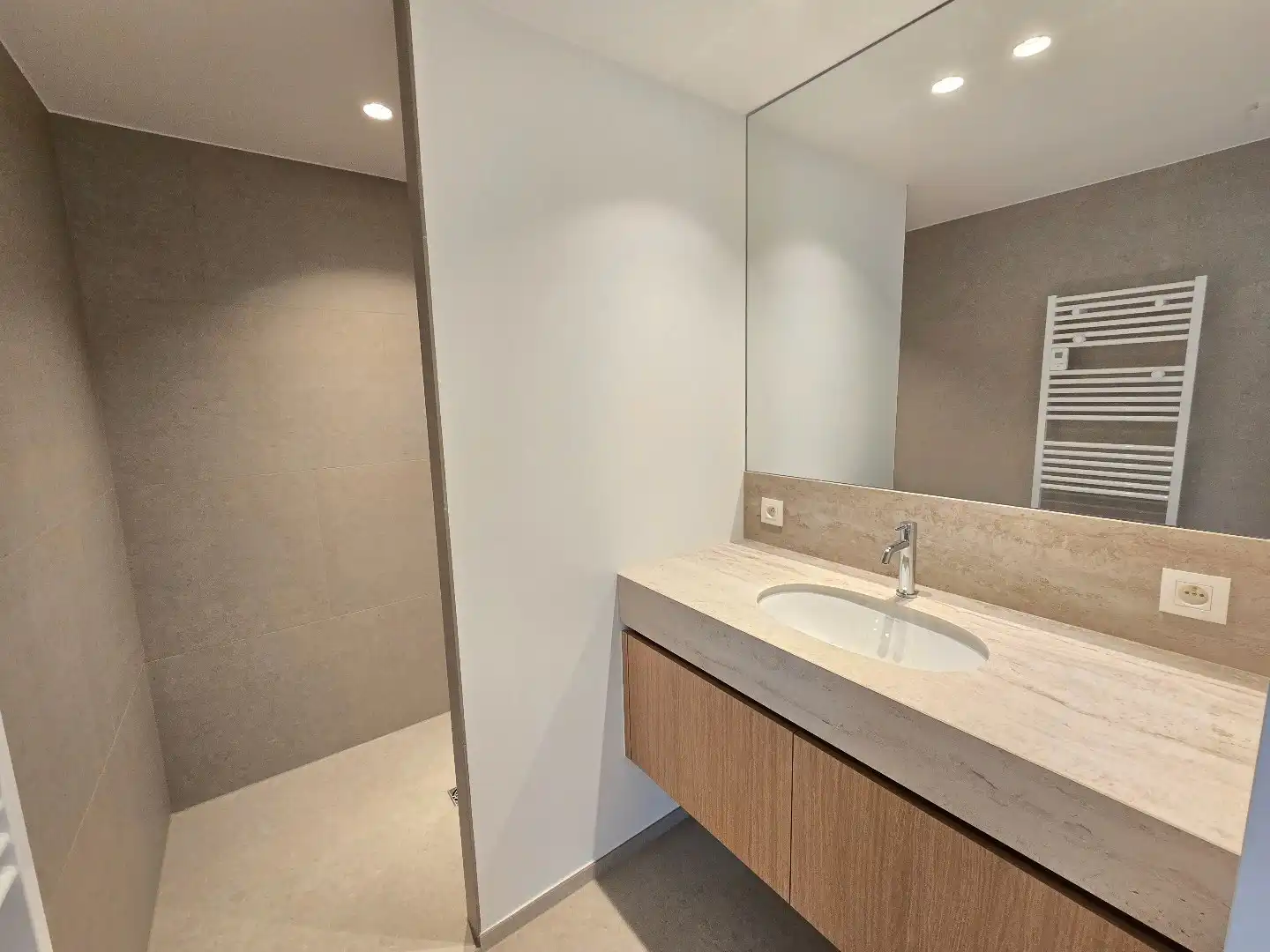 Hoekappartement op het Esplanadeplein met 3 slaapkamers en 2 badkamers foto 9