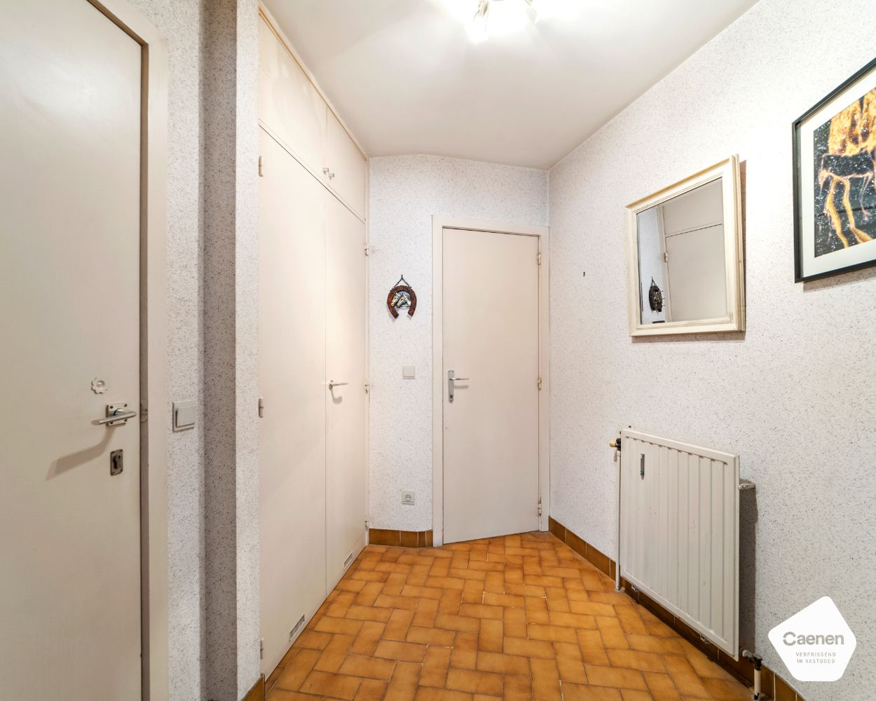 Op te frissen twee slaapkamer appartement op uitstekende locatie foto 2