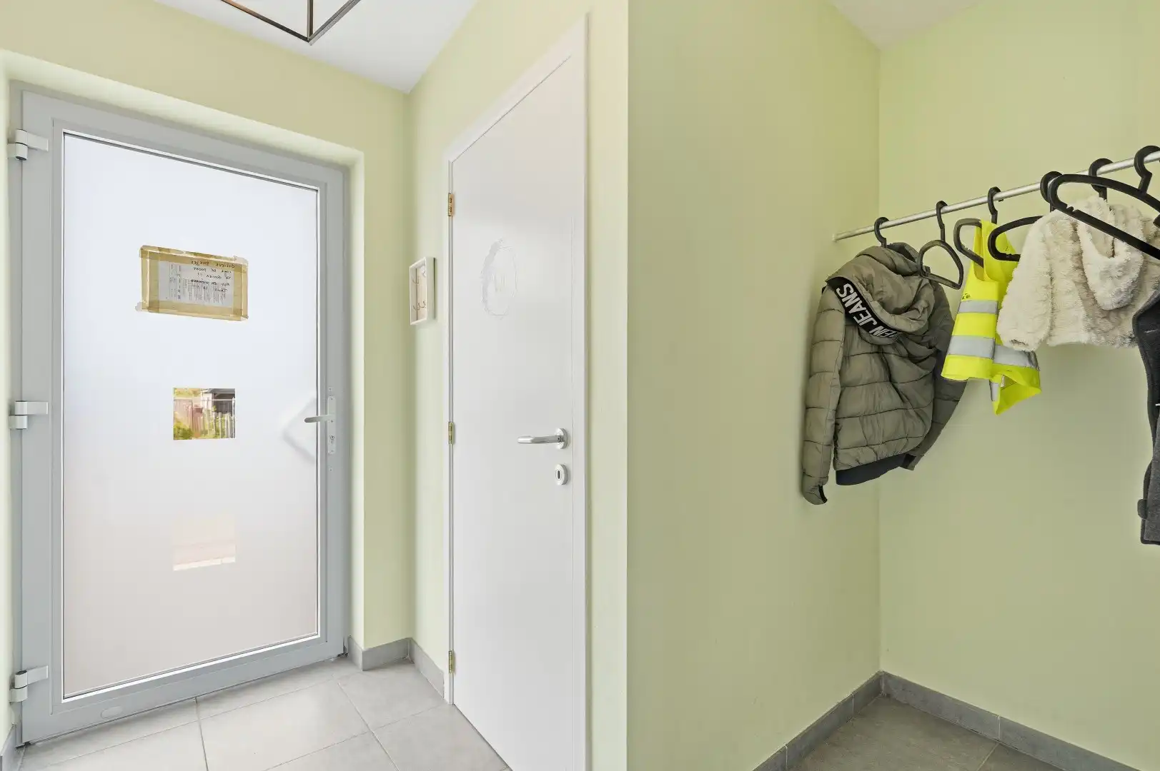 Mooie instapklare woning met tuin, terras, garage en 4 slpks foto 5