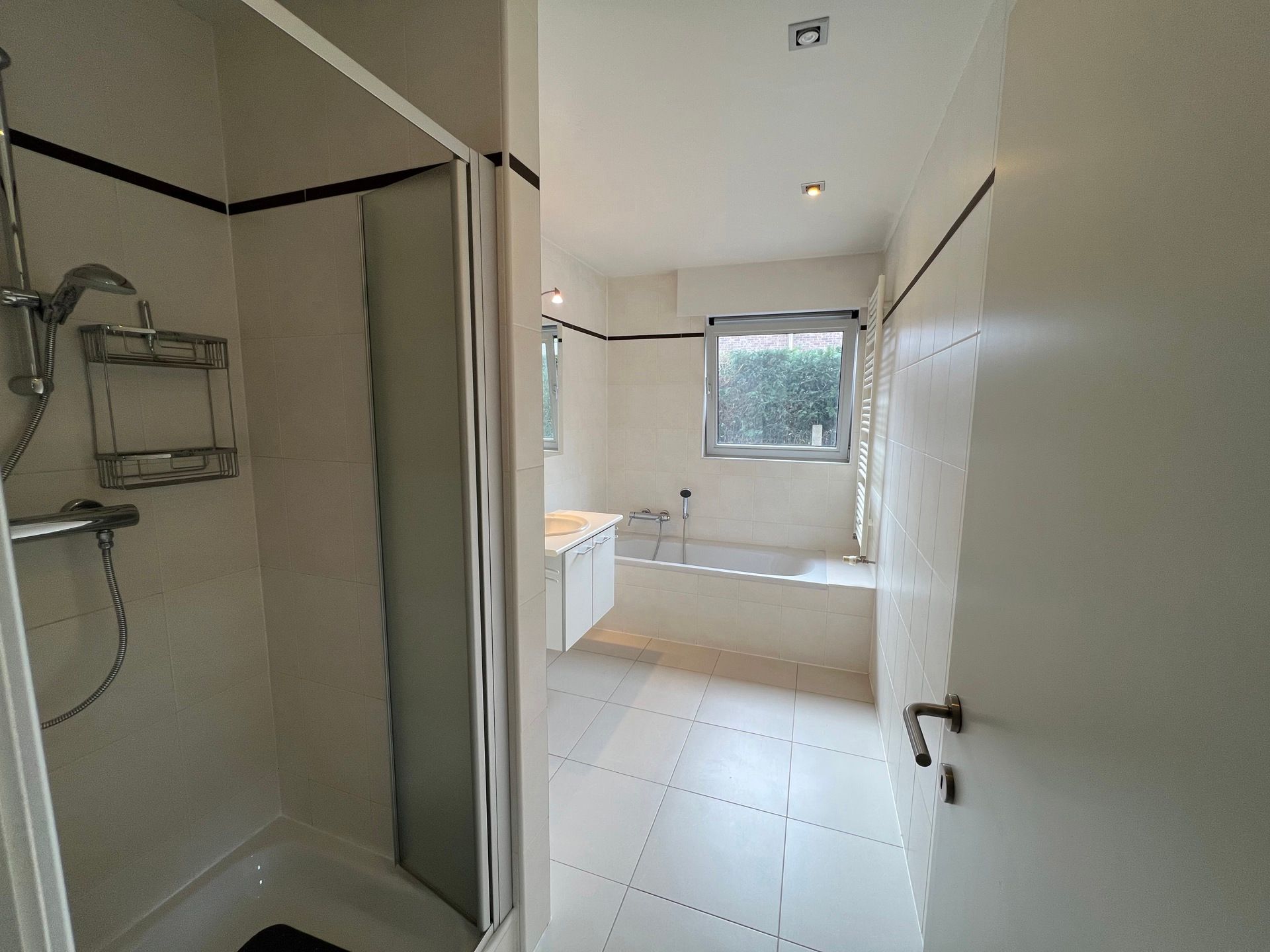 Super goed gelegen en prachtig gelijkvloers appartement foto 11