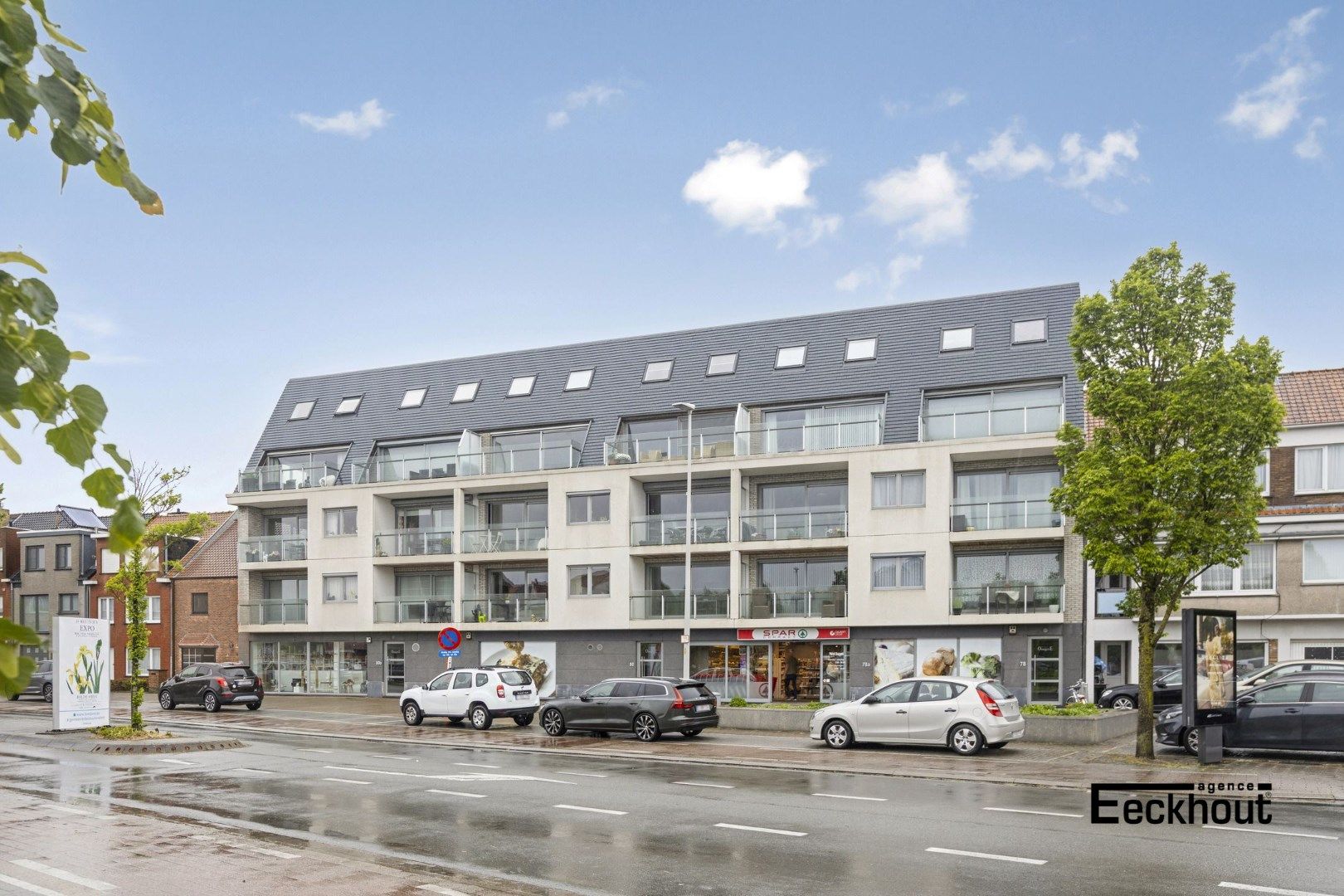 Instapklaar duplexappartement met grote terrassen en mooi open zicht! foto {{pictureIndex}}