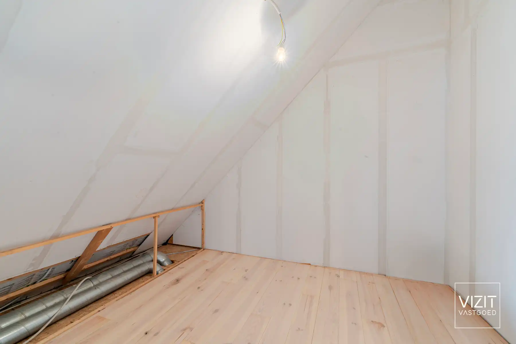 Ruime gezinswoning te Denderhoutem foto 16