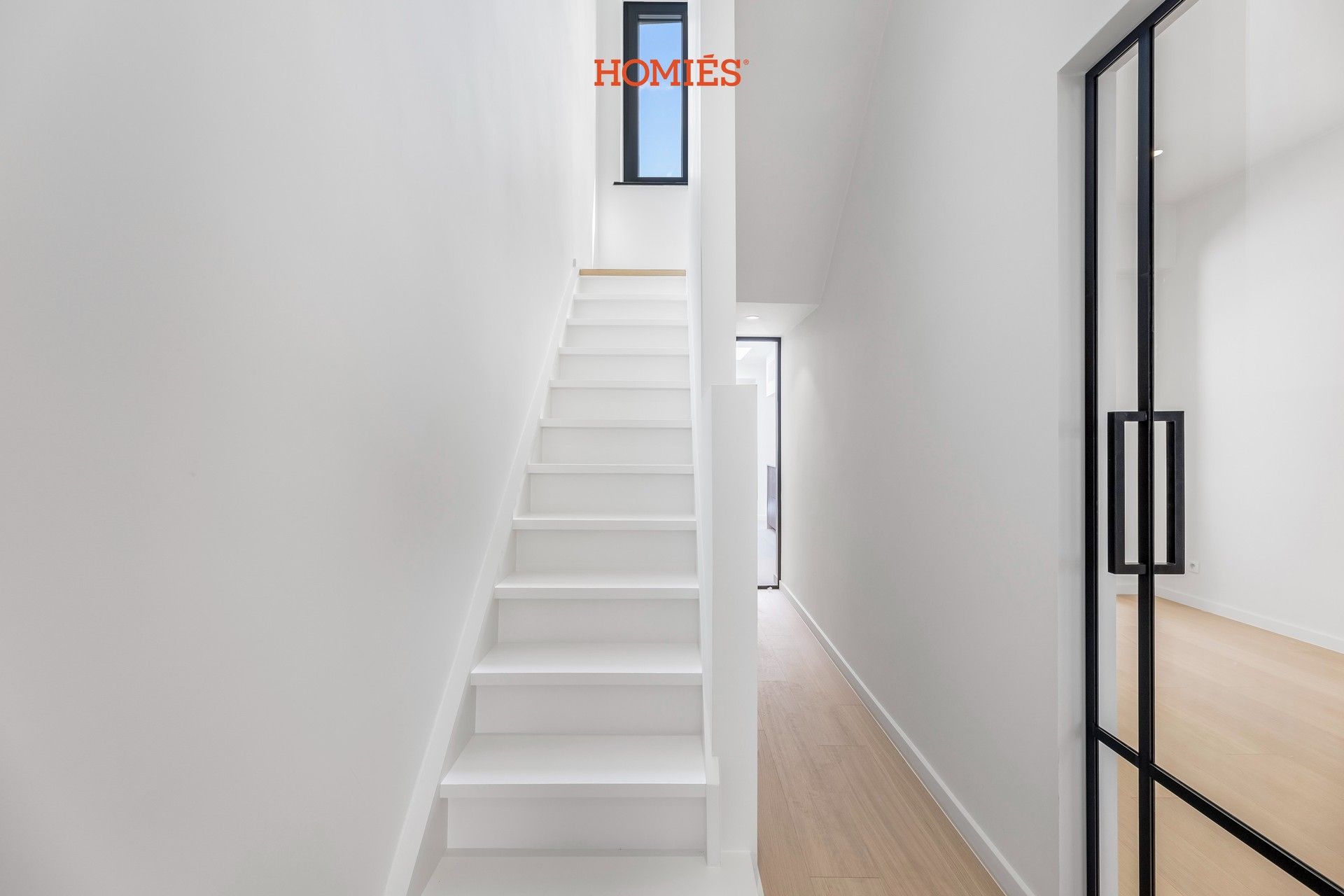 Hoogwaardig gerenoveerde woning in een verkeersluwe straat foto 10