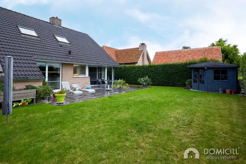 Roeselare : Recente mooie villa met zonnige tuin 3 à 4 slpks, dubbele garage en carport voor 3 wagens foto 13