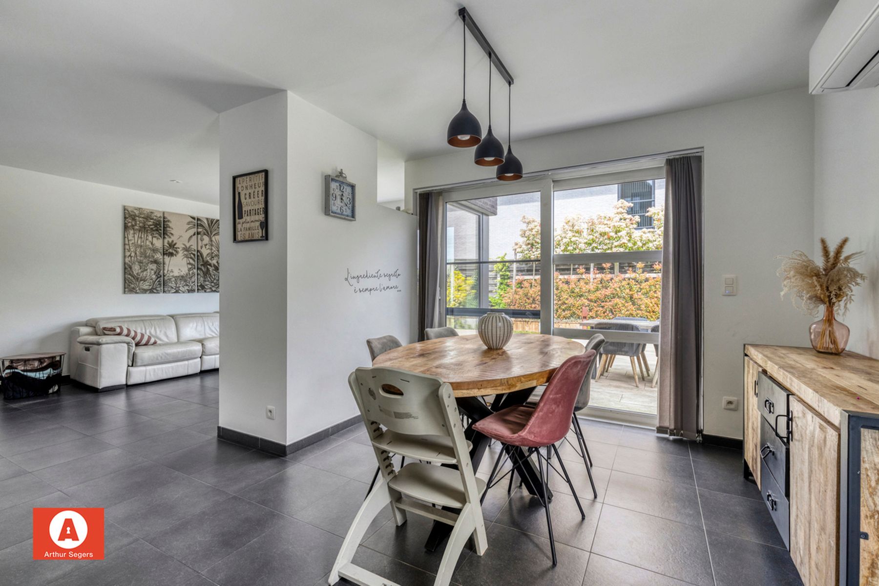 Ruime energiezuinige villa met 5 slaapkamers op toplocatie! foto 5