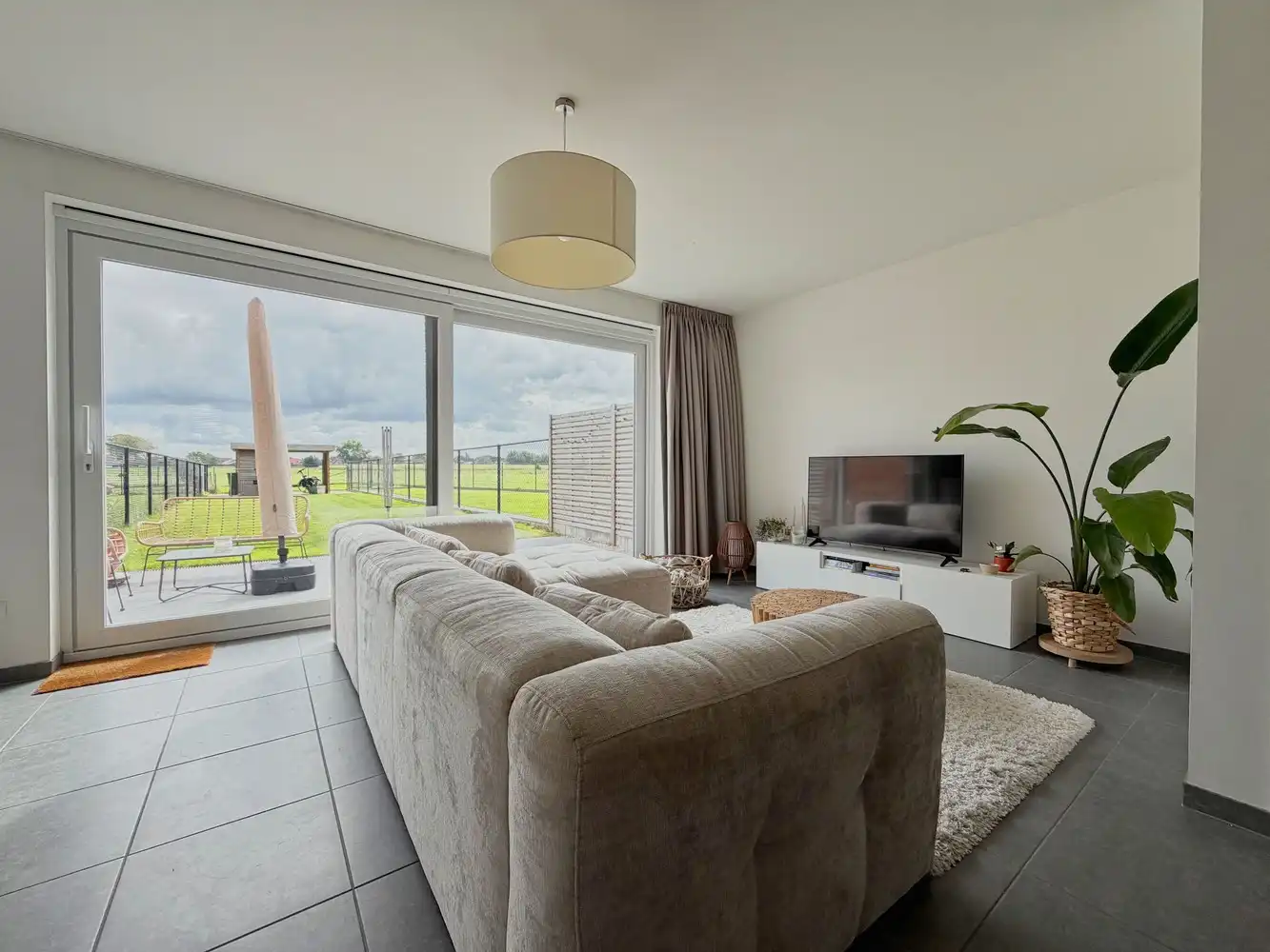 Recente, energiezuinige woning met landelijk verzicht foto 5