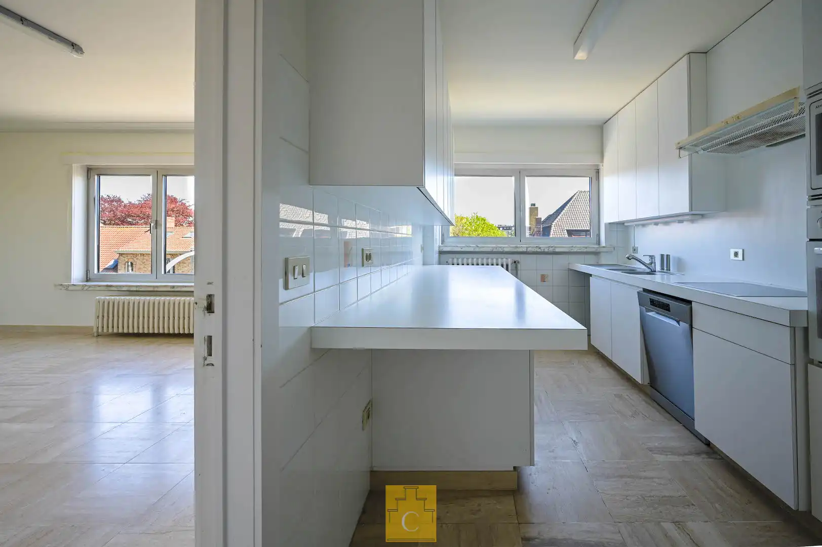 Ruim hoekappartement (155 m2) te Sint-Andries, 3 slaapkamer, terras , lift en garagebox foto 9