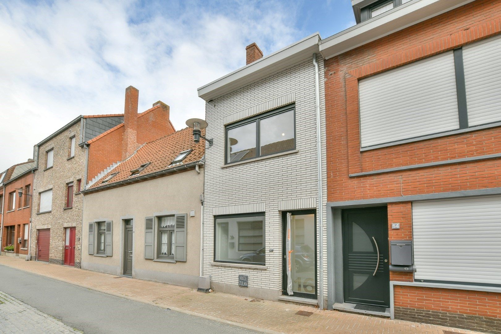 Vernieuwde woning te huur in Oudenburg met 3 slaapkamers foto {{pictureIndex}}