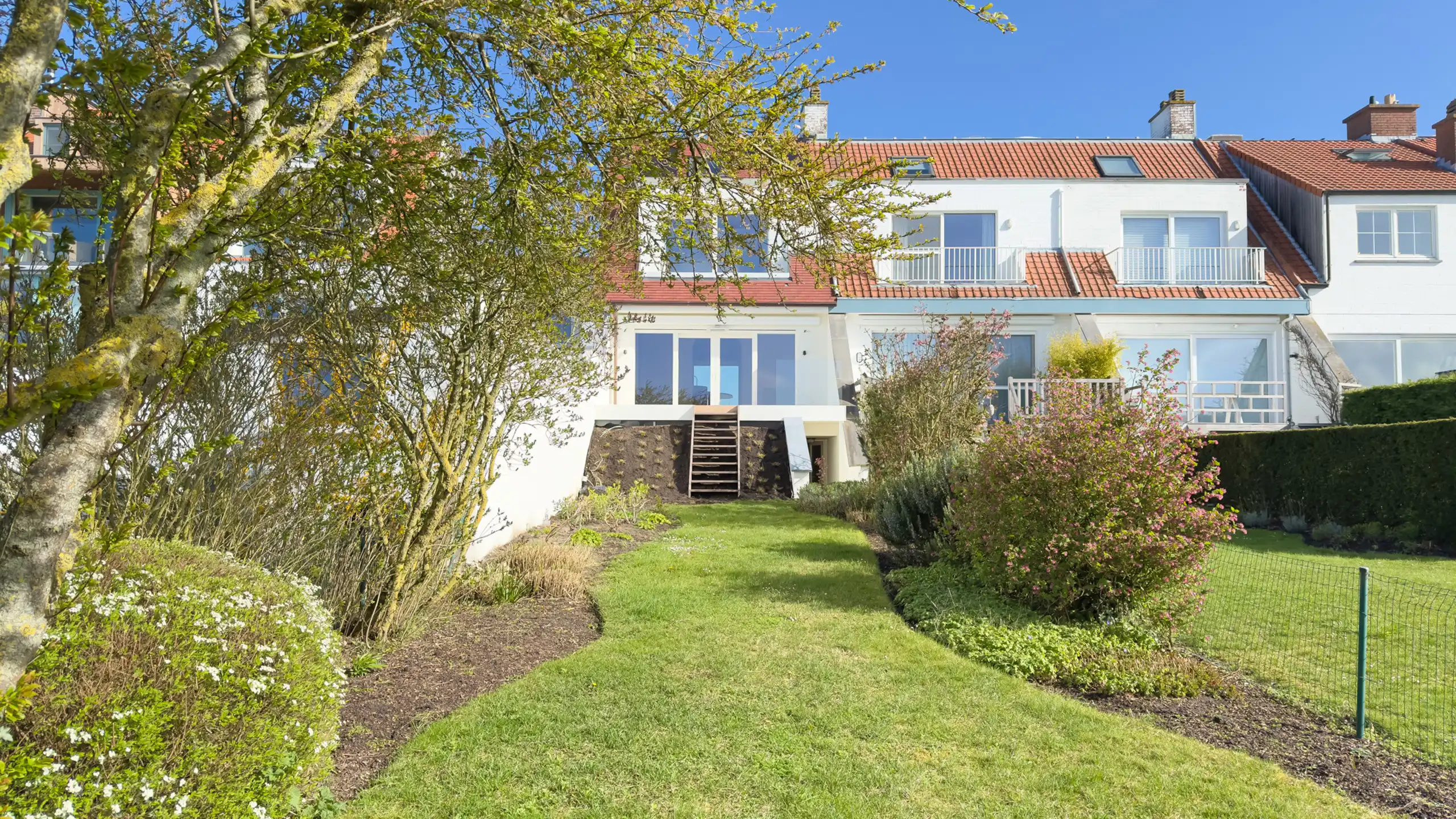 Exclusieve townhouse - panoramische zichten over de polders foto 2