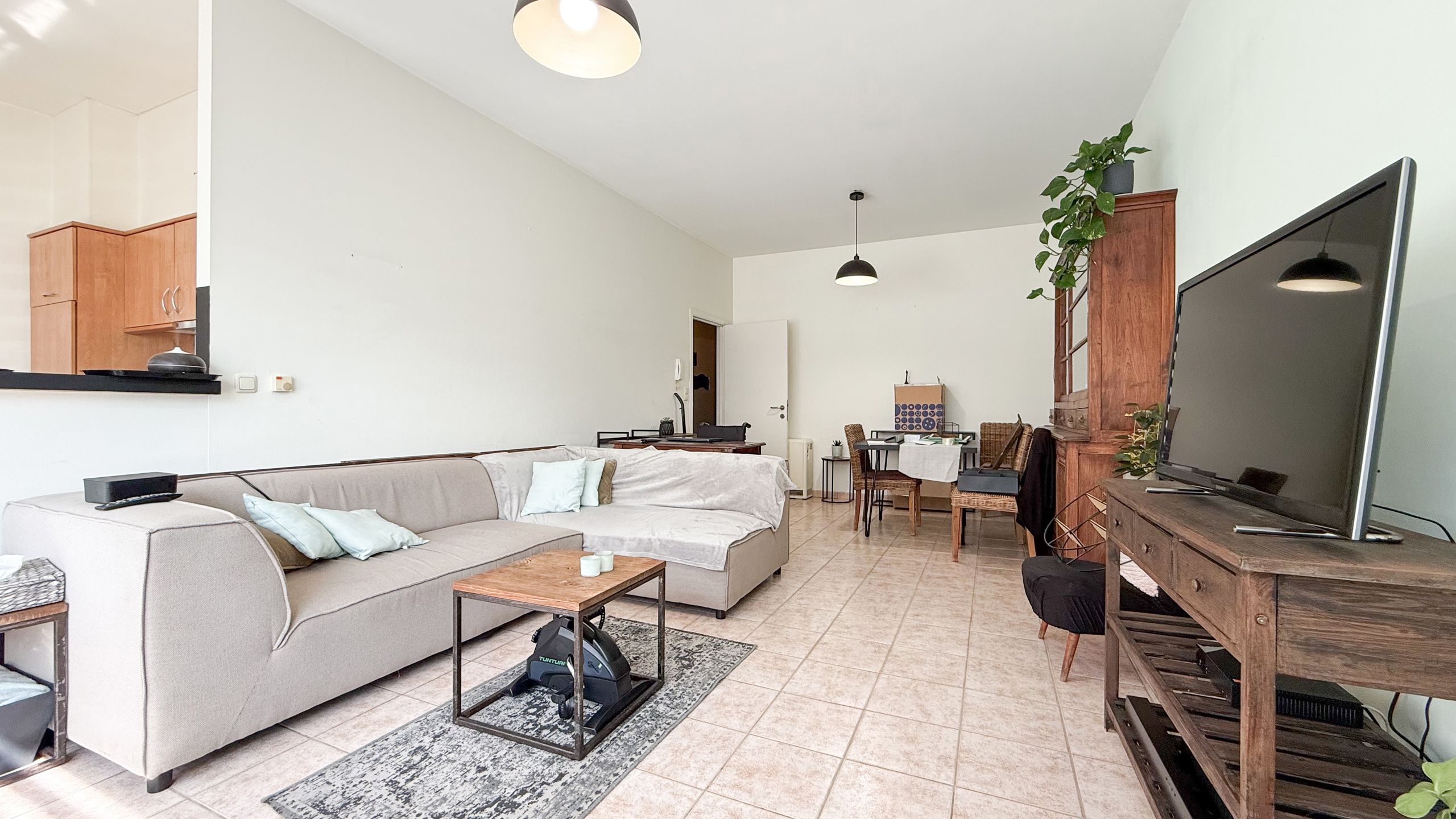 Centraal gelegen appartement met garage! foto 4