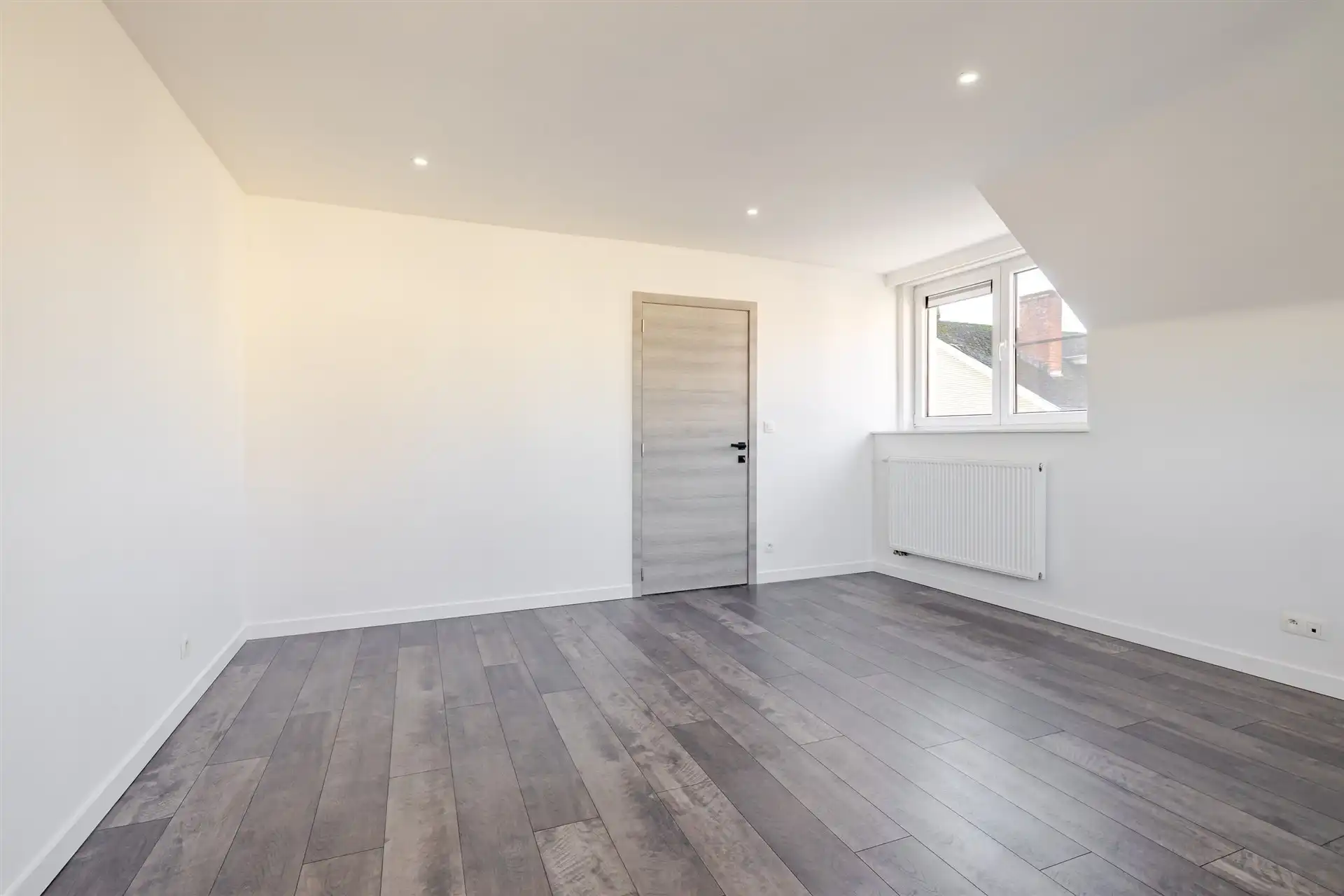 Top gerenoveerde woning met 4 slks, garage en terrassen foto 24