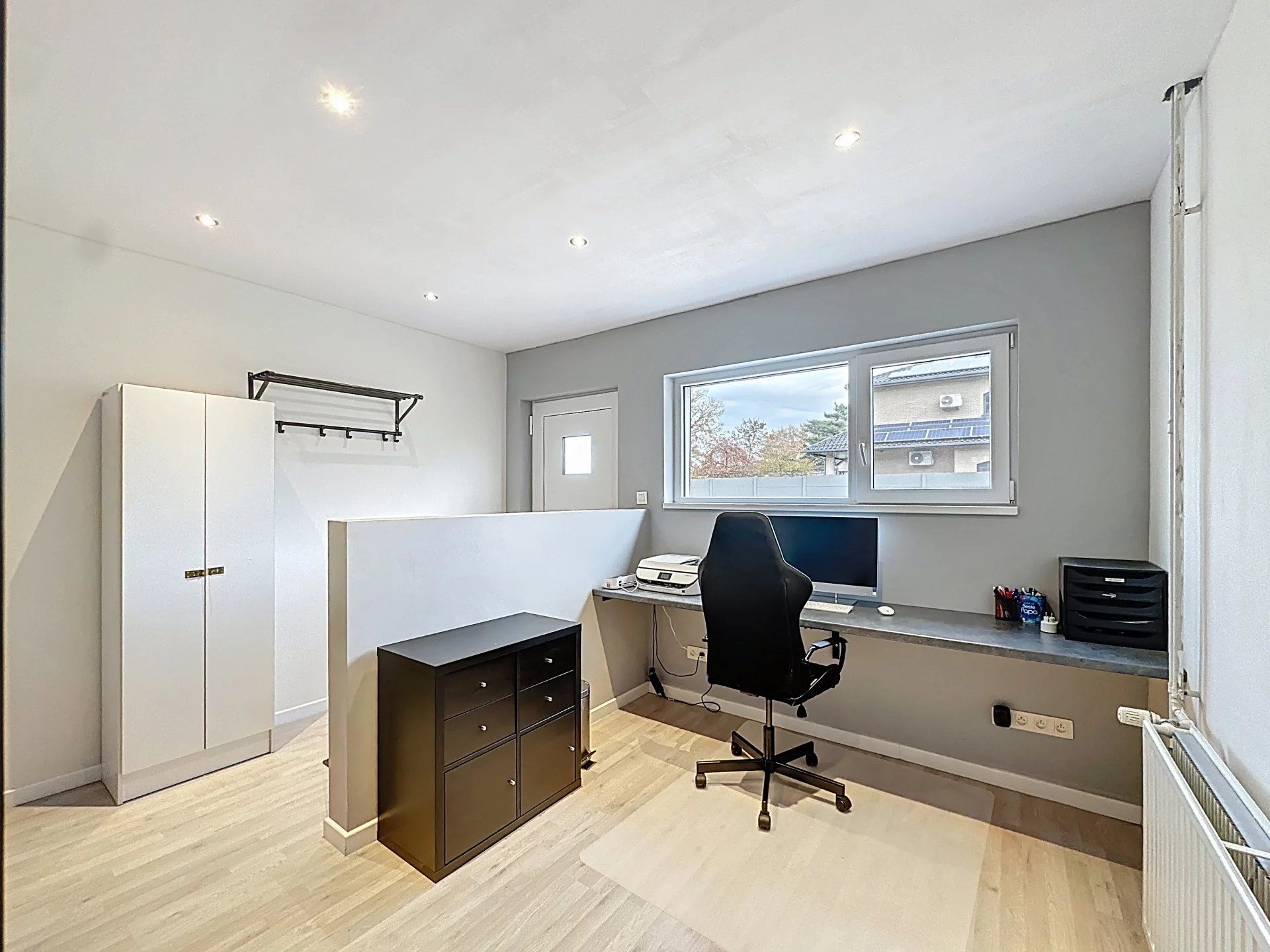 Op te frissen woning met 3 slaapkamers, op een groot perceel, eventueel 2 bouwplaatsen foto 4