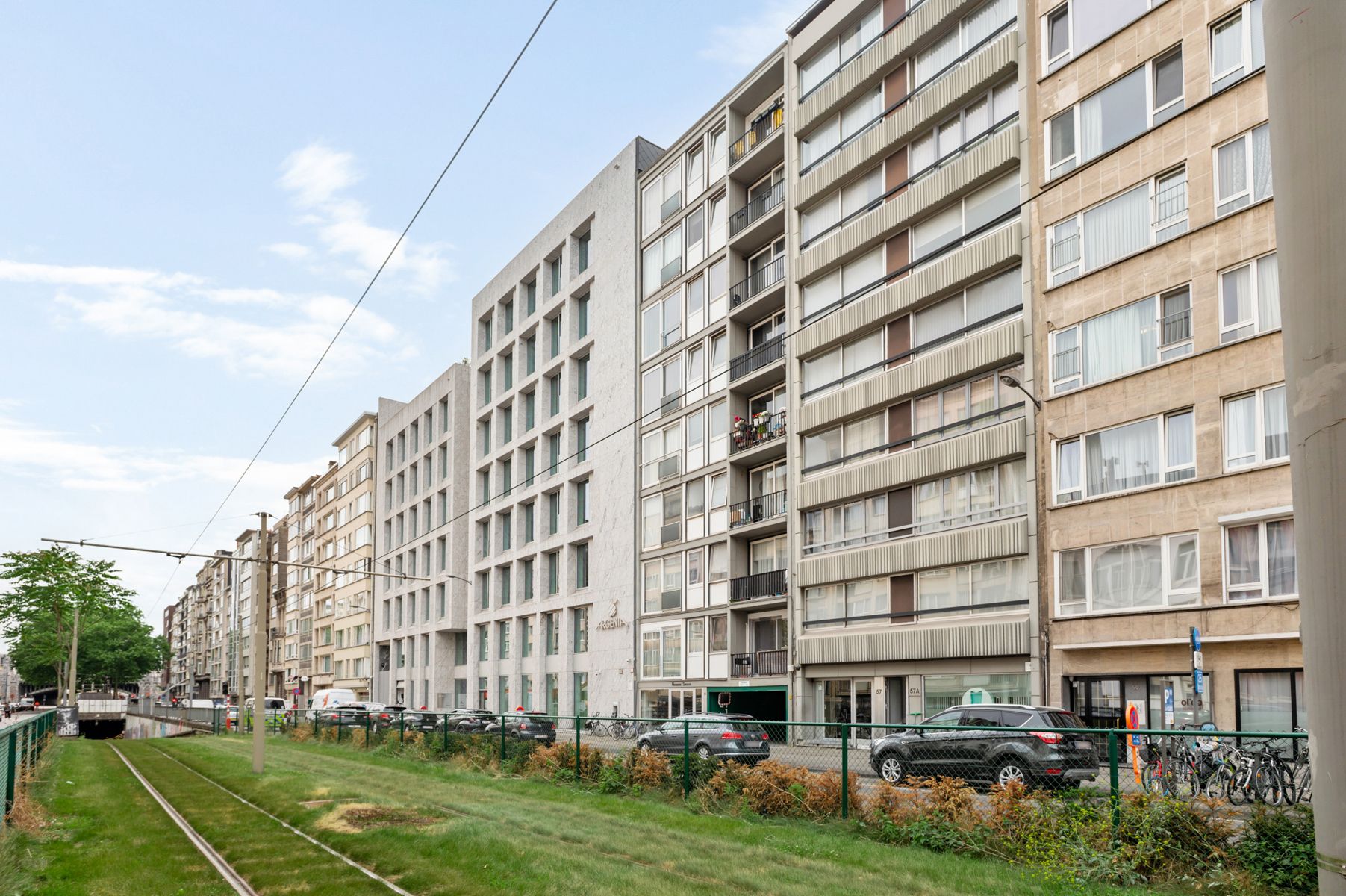Studio met terras, veel licht en veel potentieel foto 12