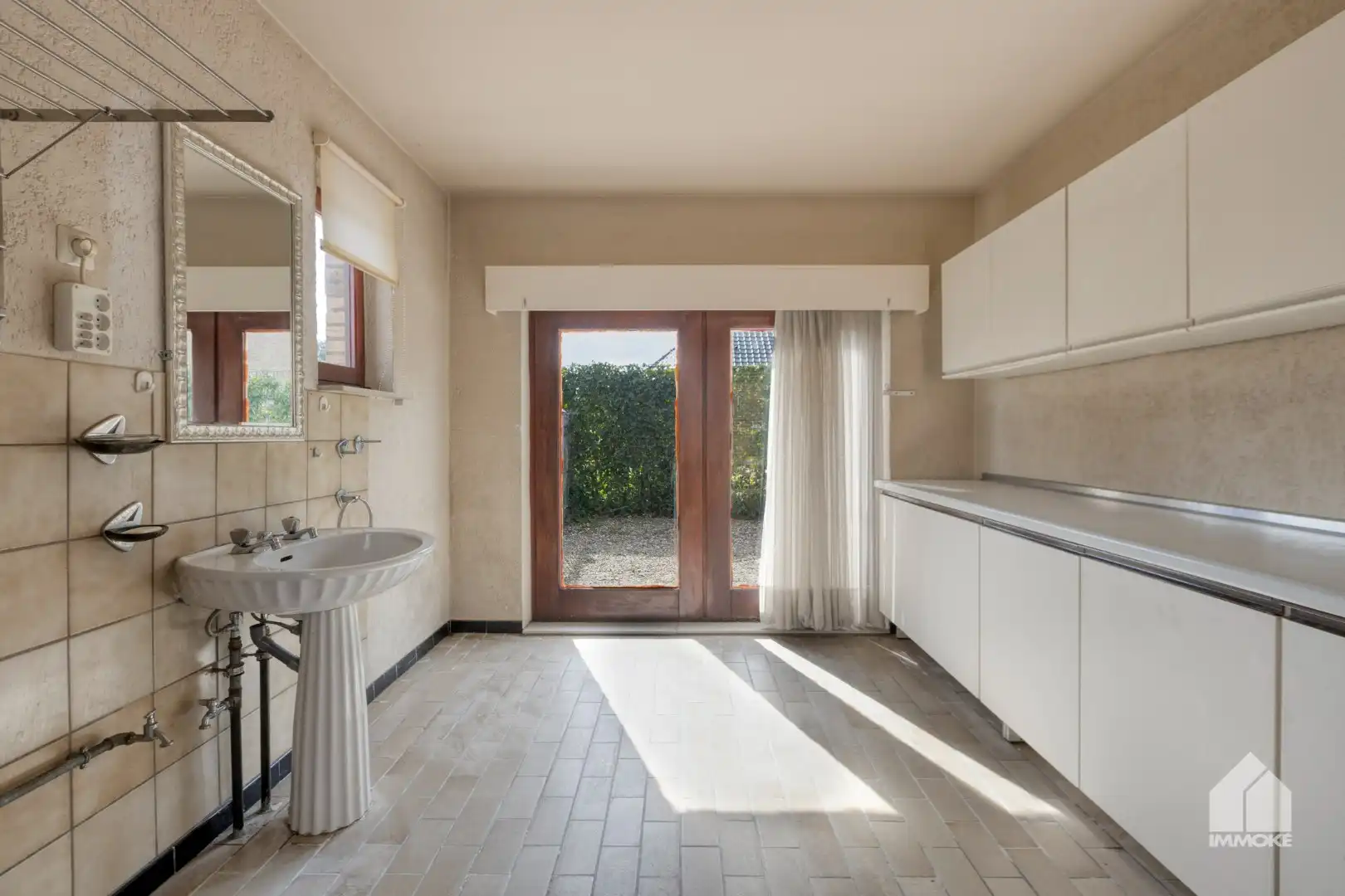 Te renoveren, gelijkvloerse woning op 13a 60ca met 2 slpk en garage. foto 25