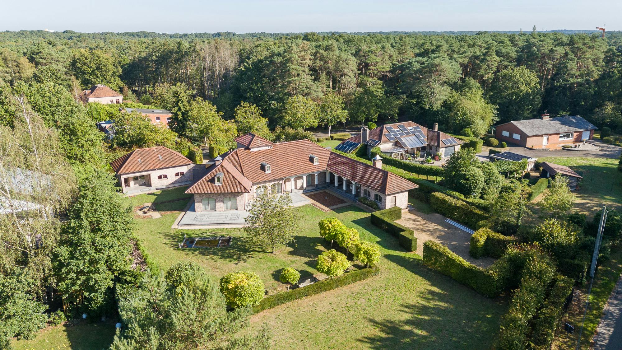 residentieel gelegen villa op 3490 m² te koop in Lichtaart foto 45