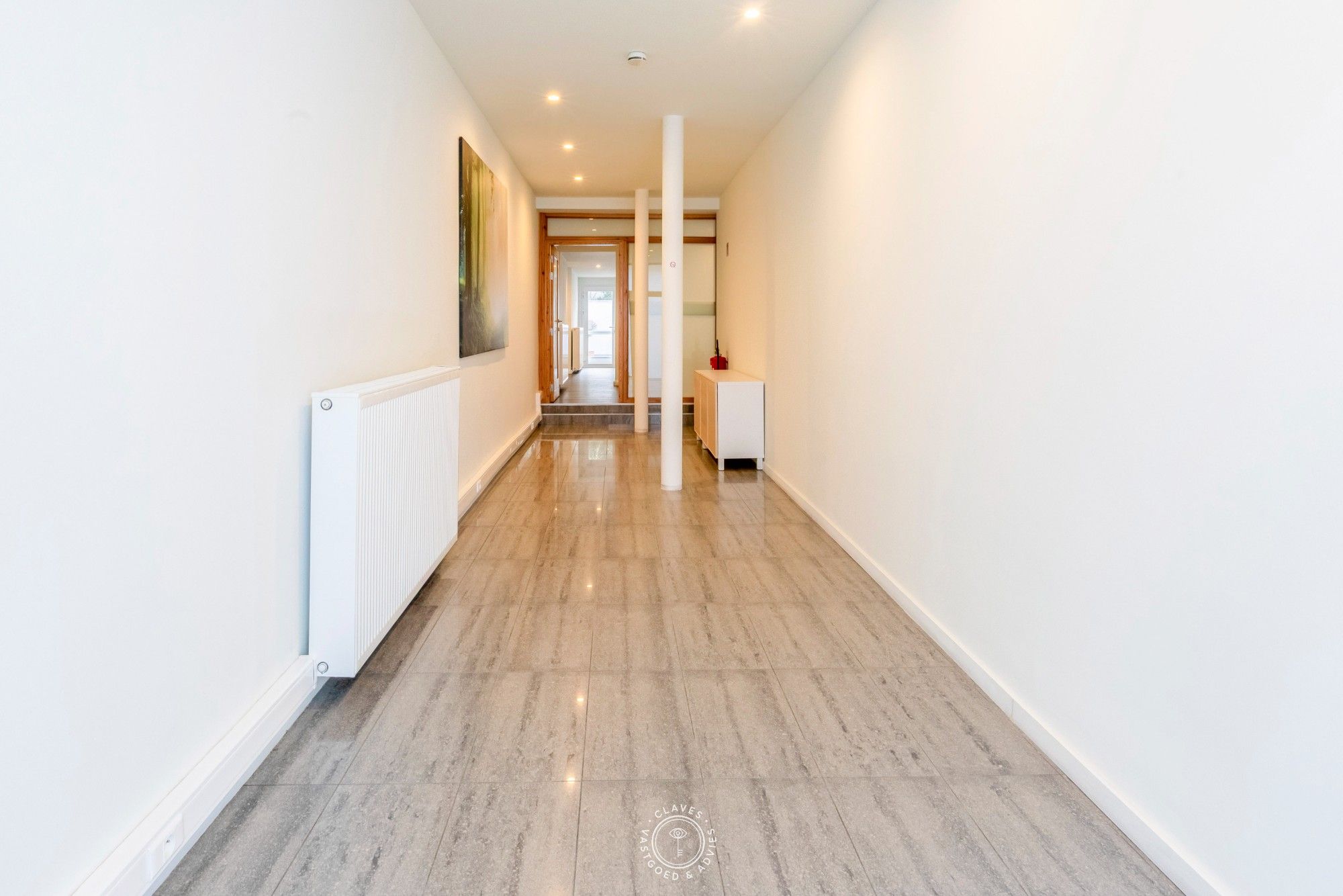 Totaal gerenoveerd handelspand met wachtruimte en buitenruimte – instapklaar kantoor of praktijk in de Stationsstraat foto 3