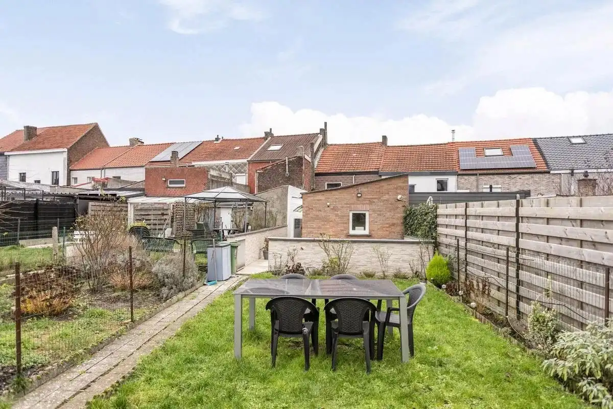 Ruime gezinswoning op goede ligging foto 5