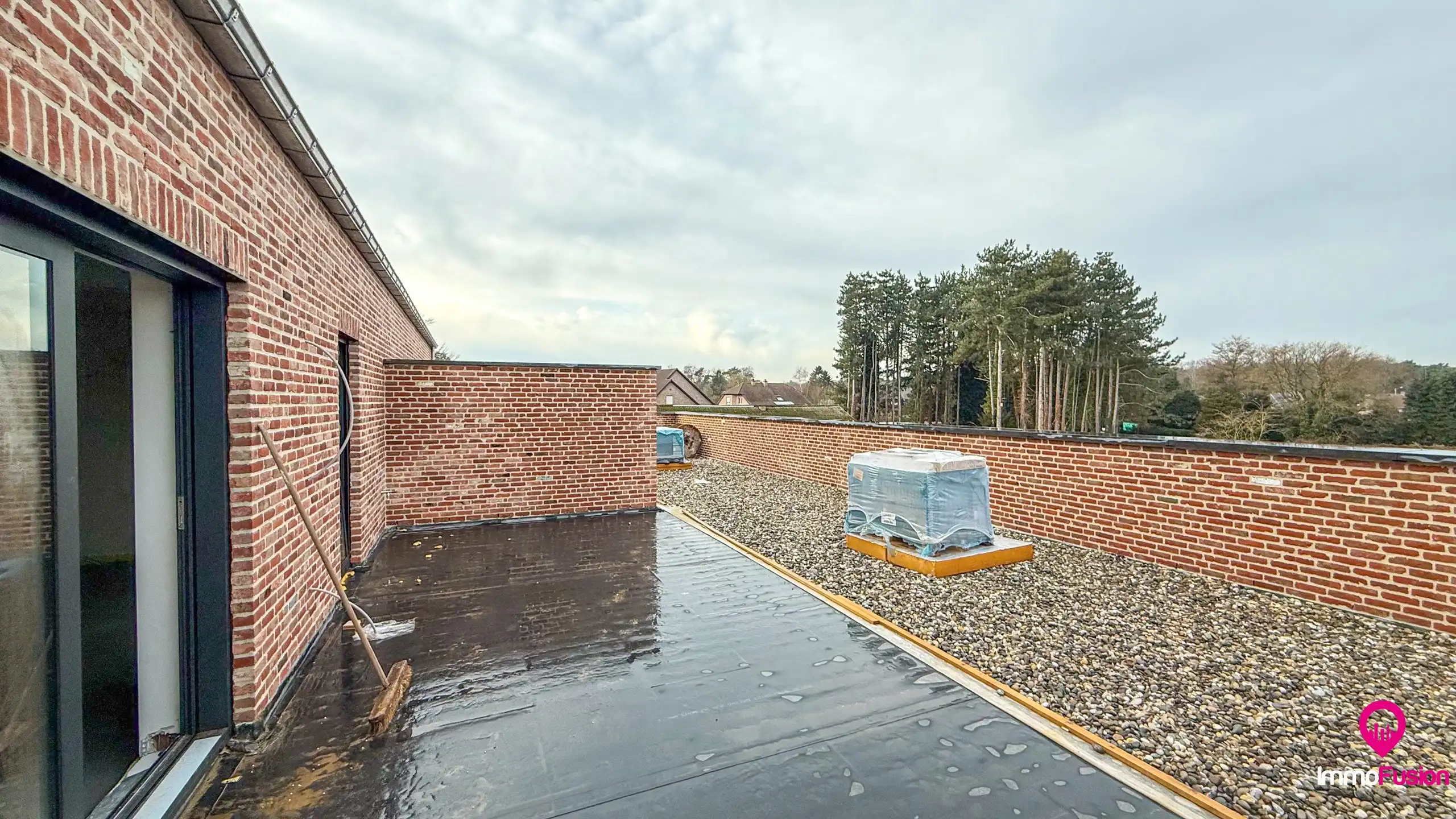 Zeer ruim (146m²!) duplex app.met 2-slpks,garage en terras! foto 12